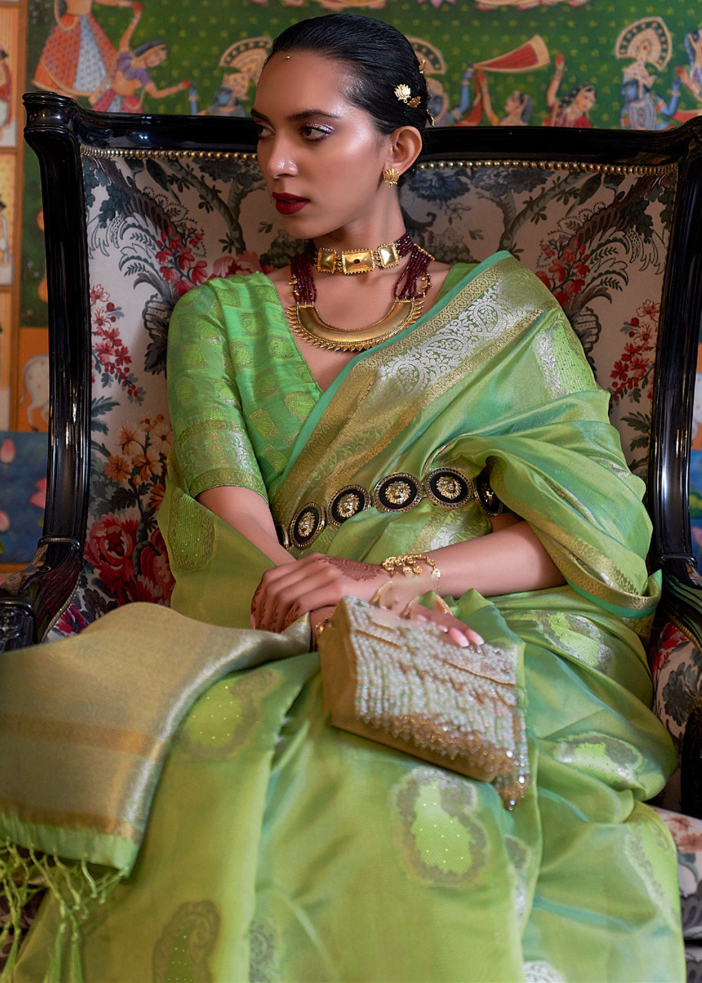 Kelly Green Handloom Woven Dual Tone Organza Silk Saree with Sequins Work