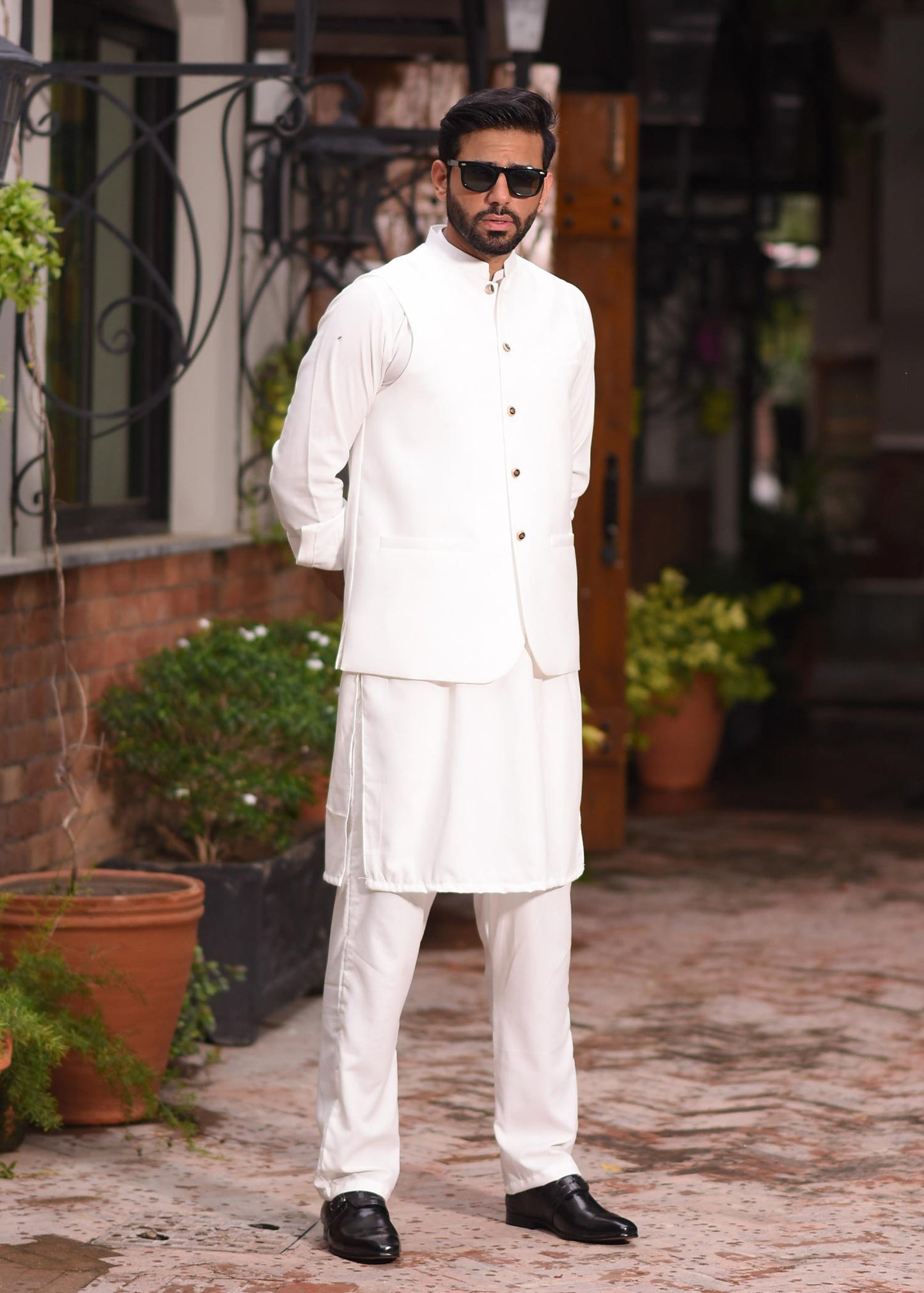 Muraqsh - Off White Kurta Trouser - Ban