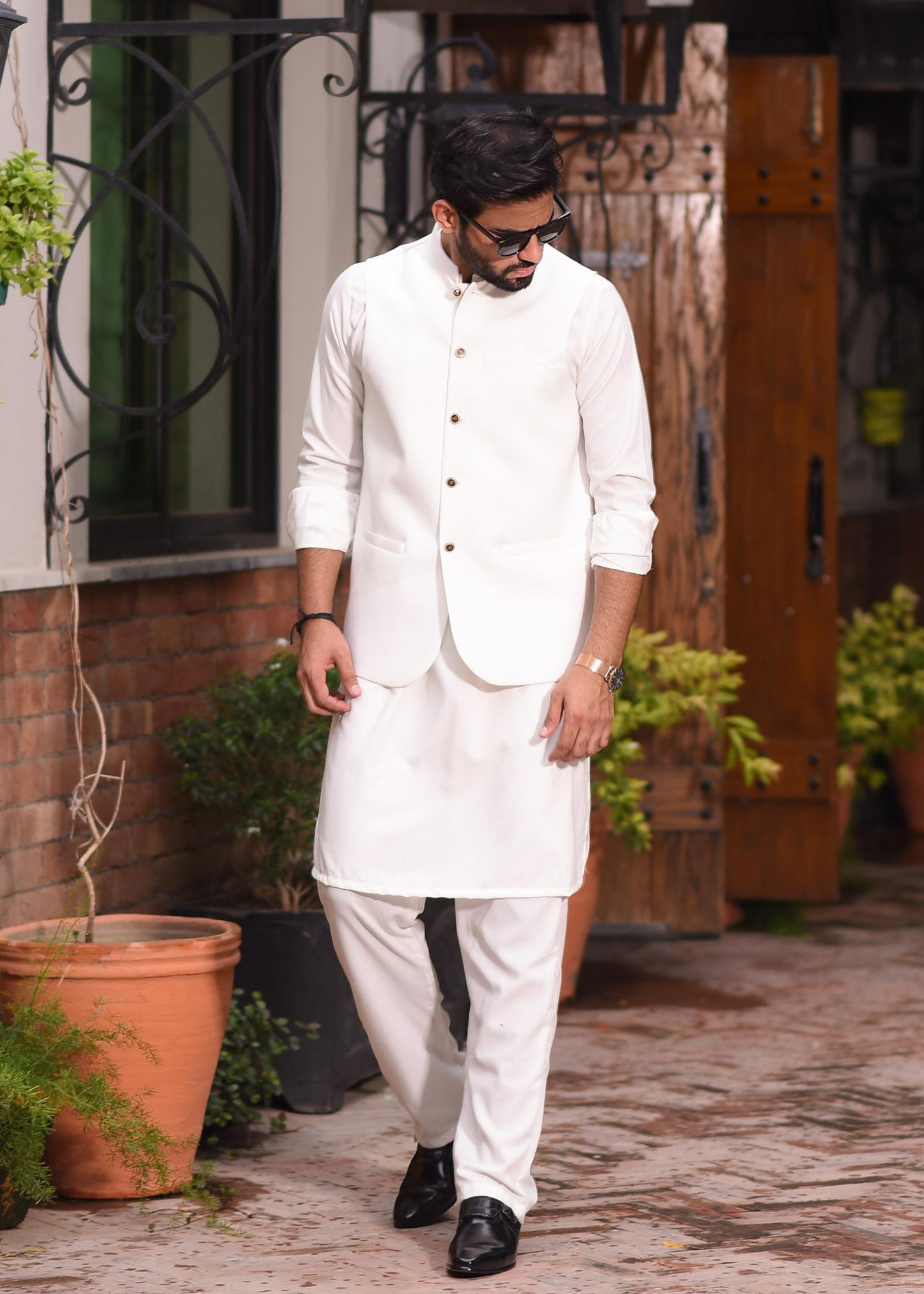 Muraqsh - Off White Kurta Trouser - Ban