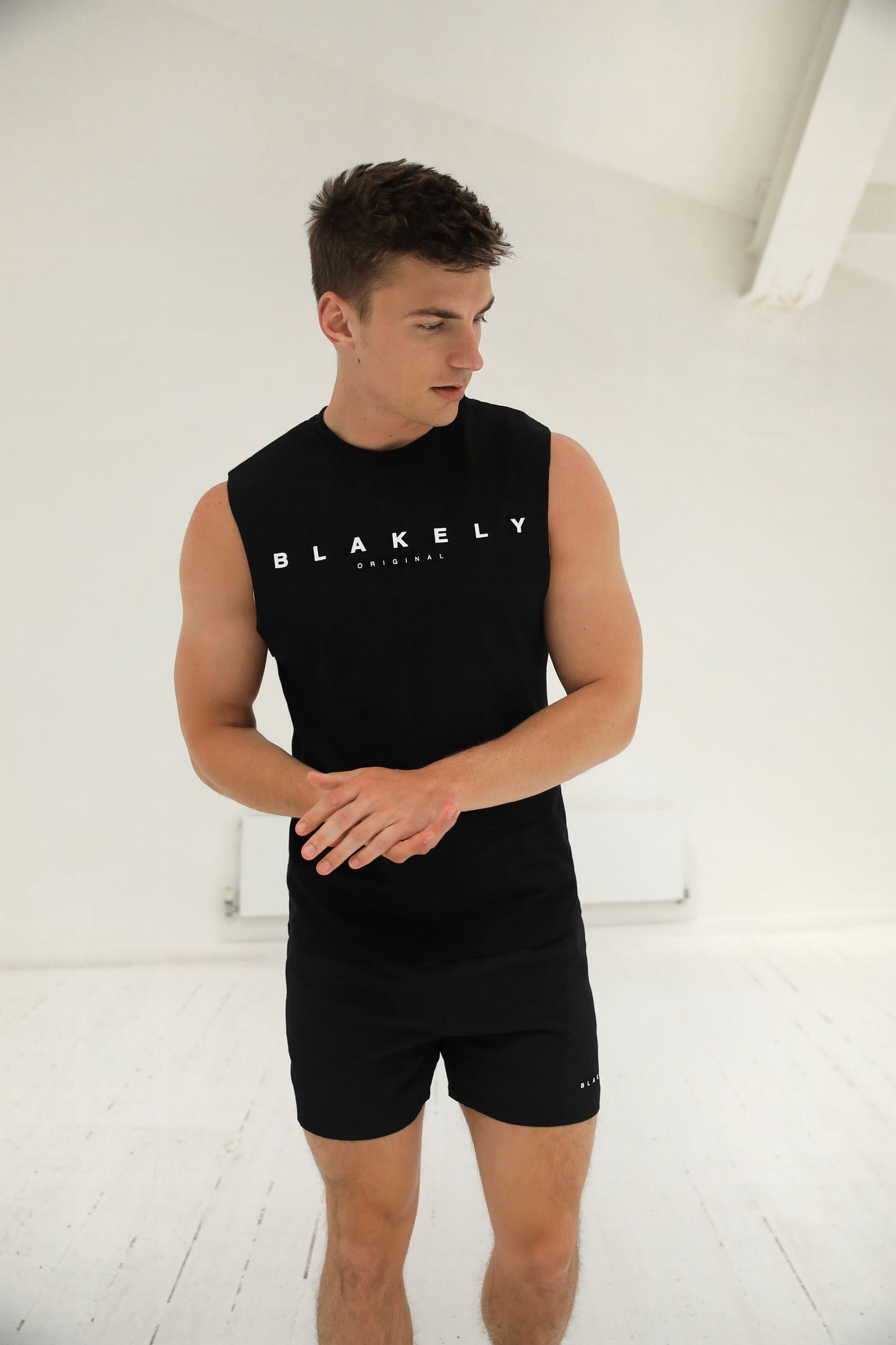 Apex Sleeveless - Black