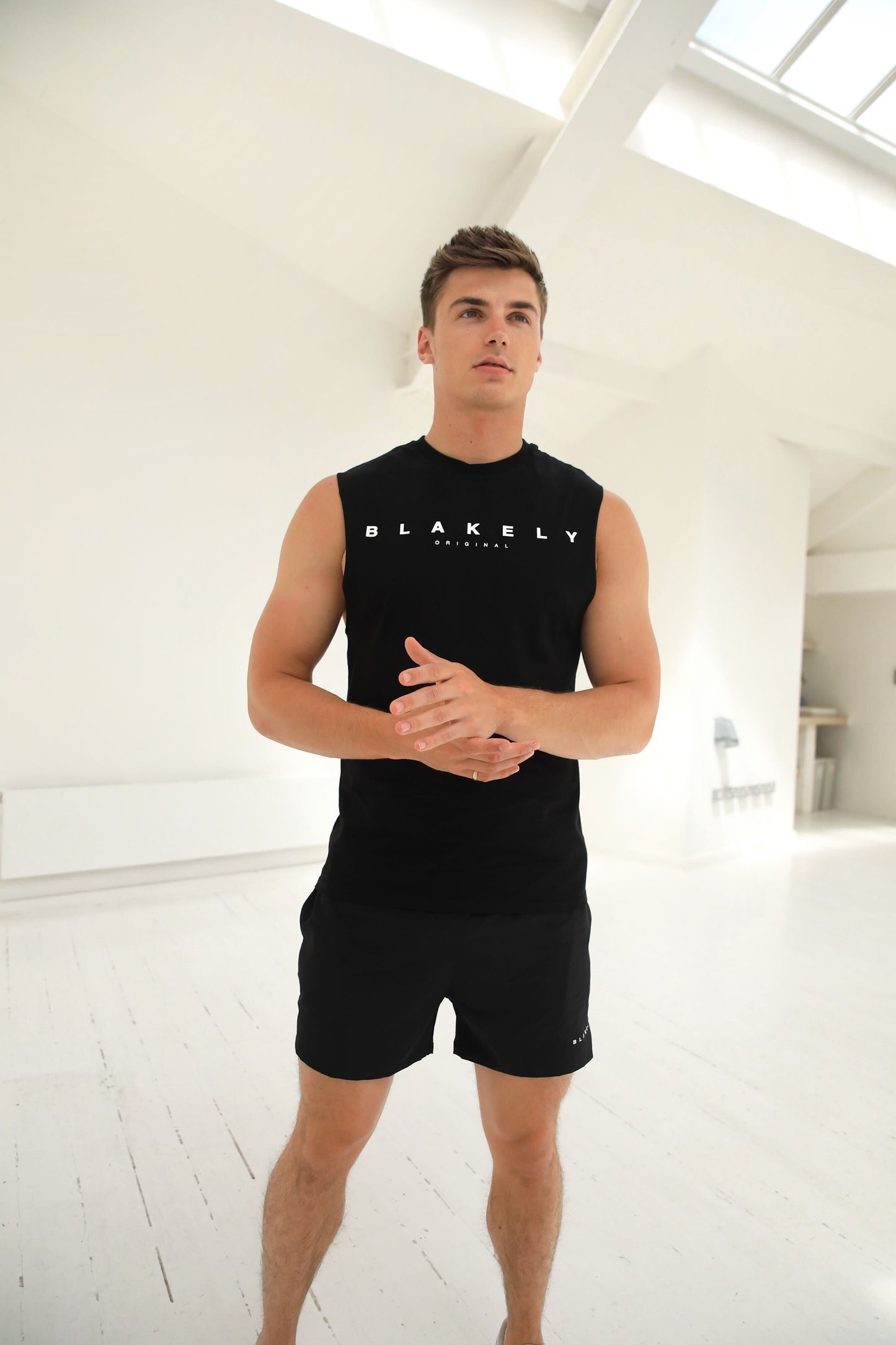 Apex Sleeveless - Black
