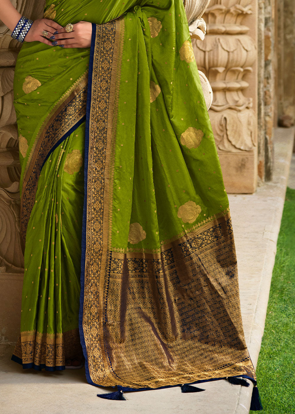 Pear Green Zari Woven Kanjivaram Silk Saree