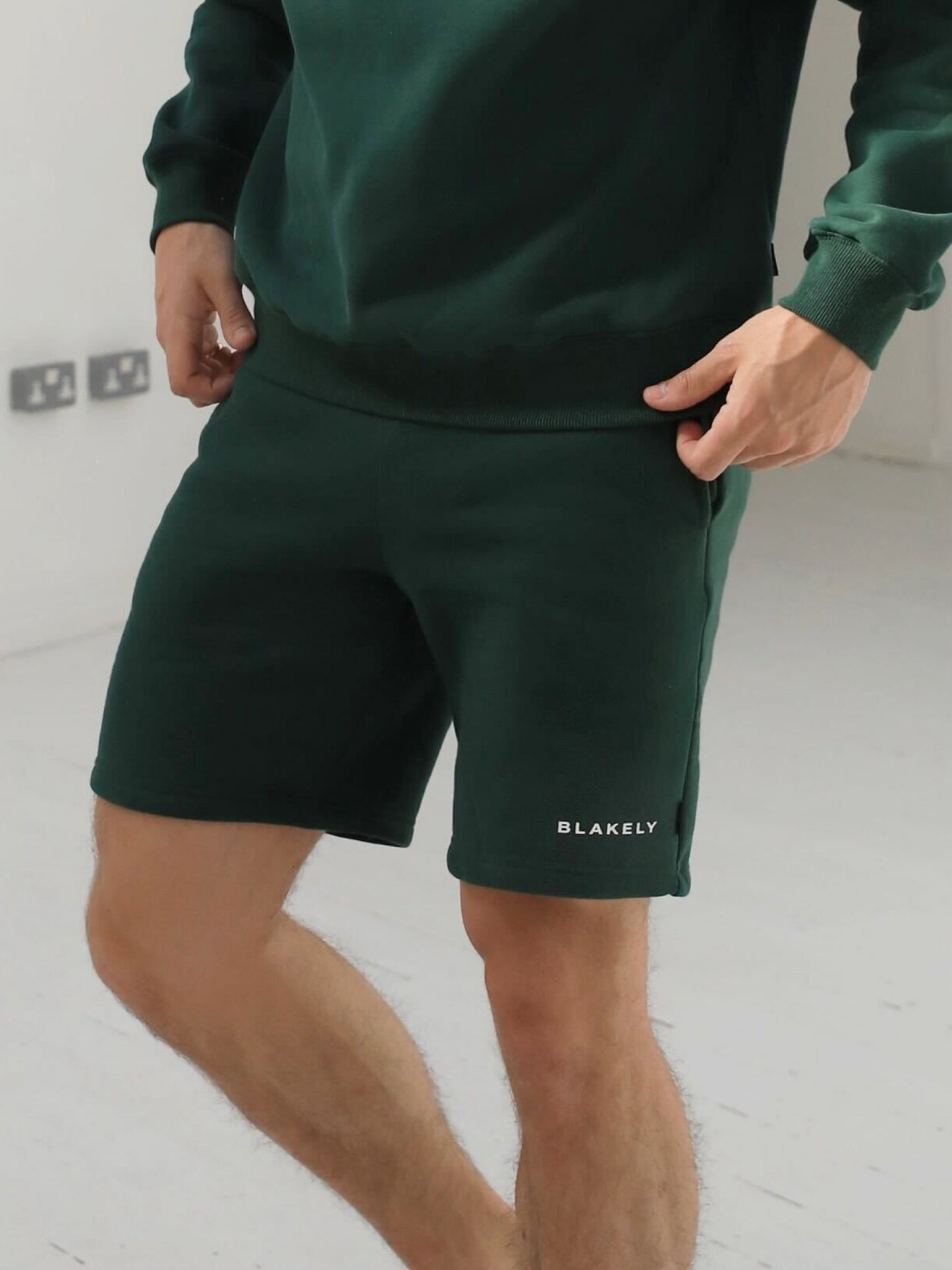 Riviera Initial Jogger Shorts - Dark Green