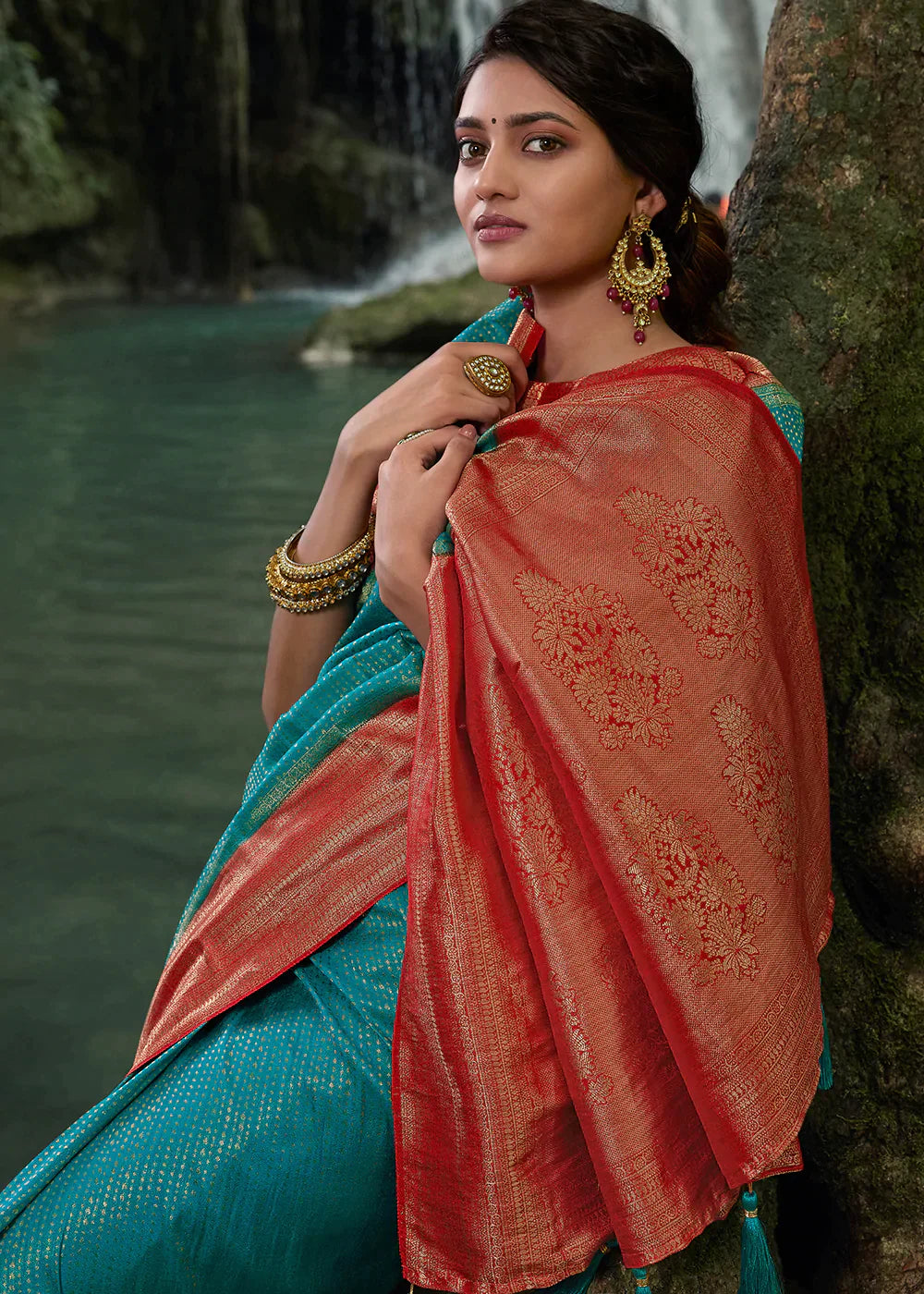 Blue & Red Zari Woven Kanjivaram Silk Saree