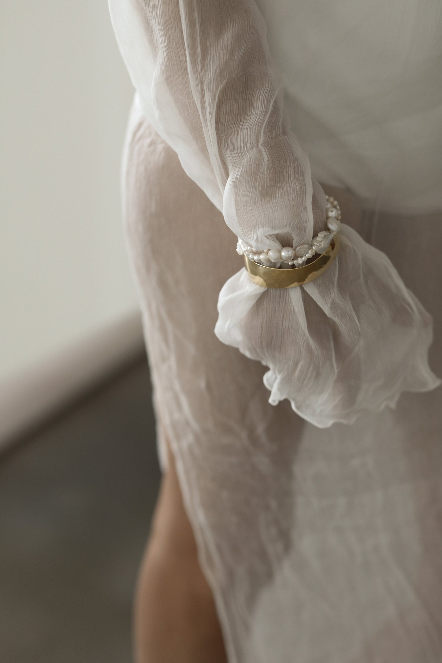 BAROQUE WAVERING BRACELET