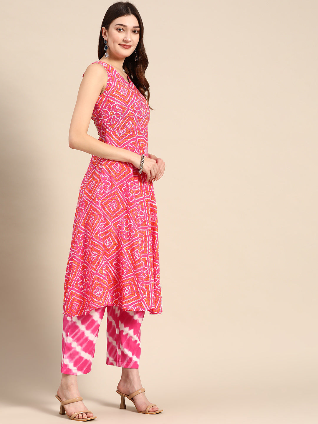 Deep back tie up kurta palazzo