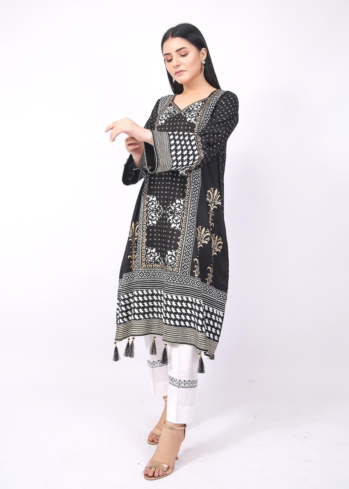 FashionPorters - Unstitched 3 Piece Block Printed Cotton Lawn Jet Black Suit SUS22-RY18