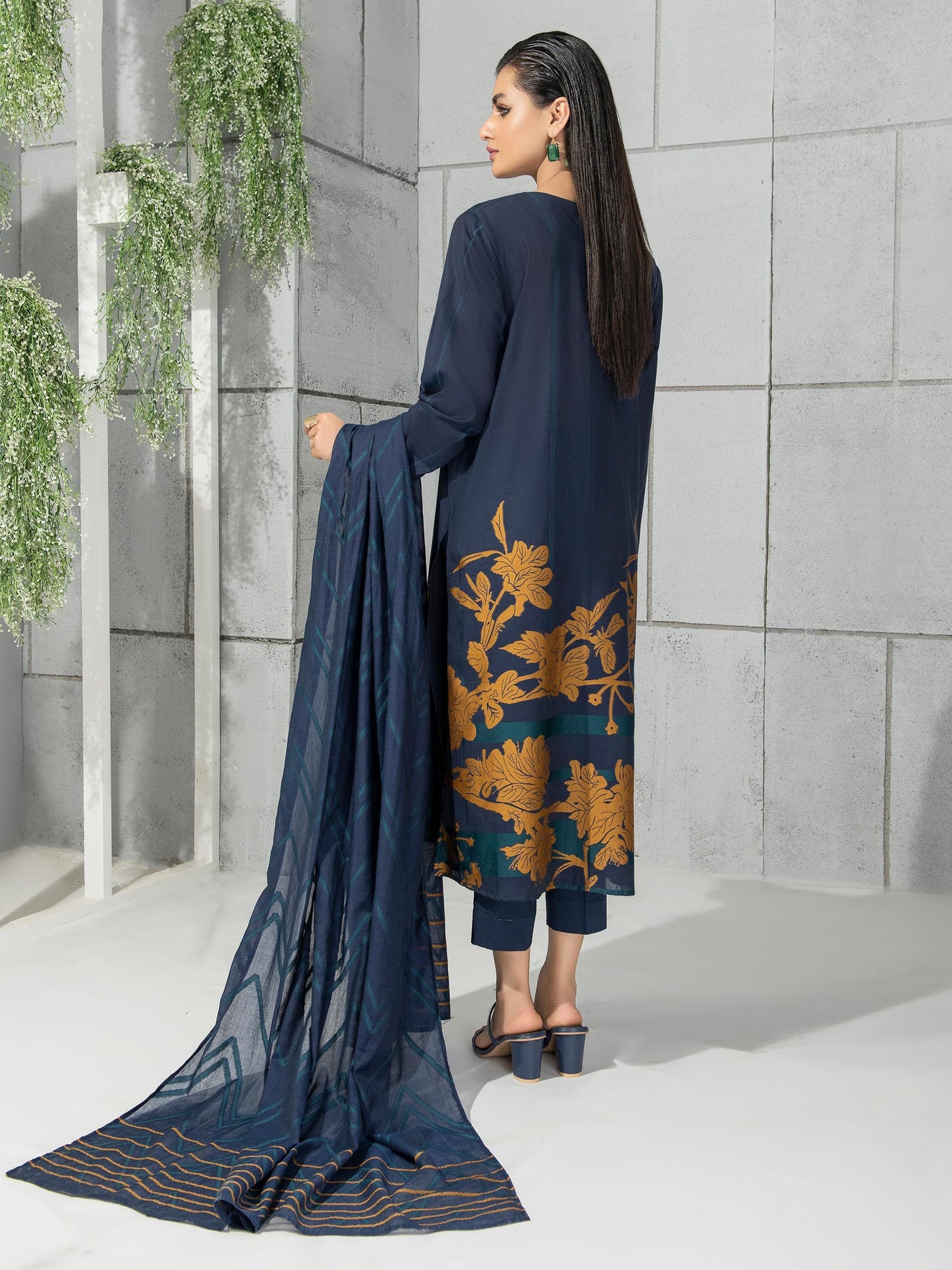 3 Piece Embroidered Jacquard Suit