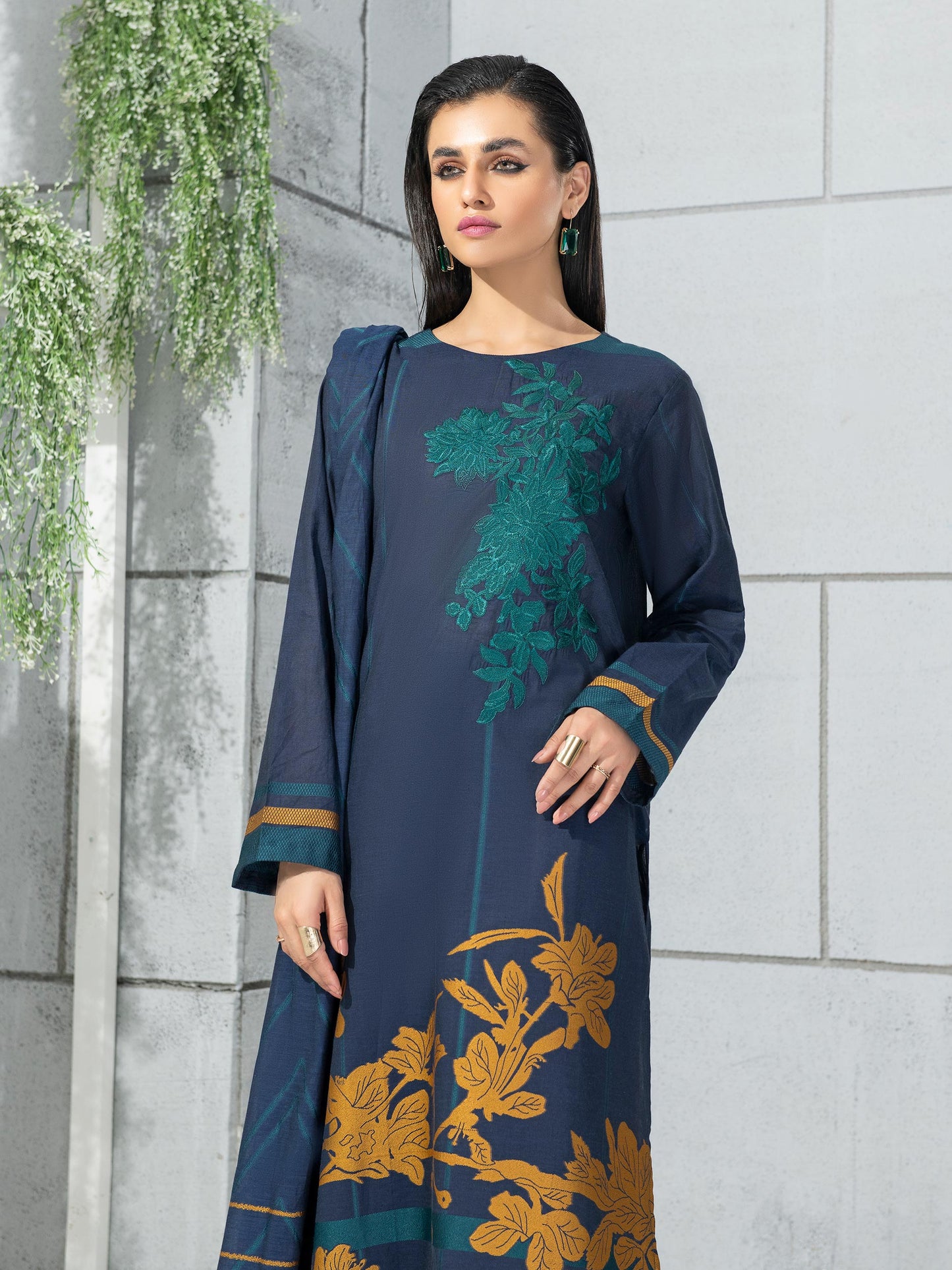 3 Piece Embroidered Jacquard Suit