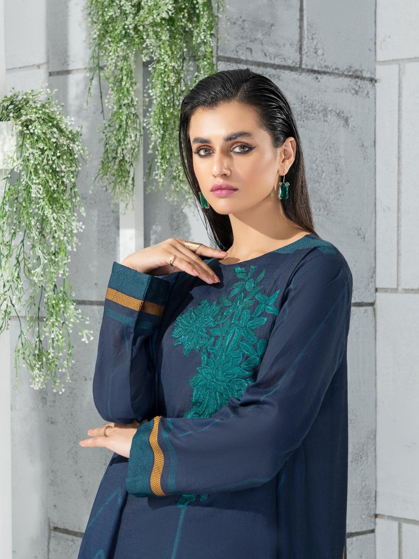 3 Piece Embroidered Jacquard Suit