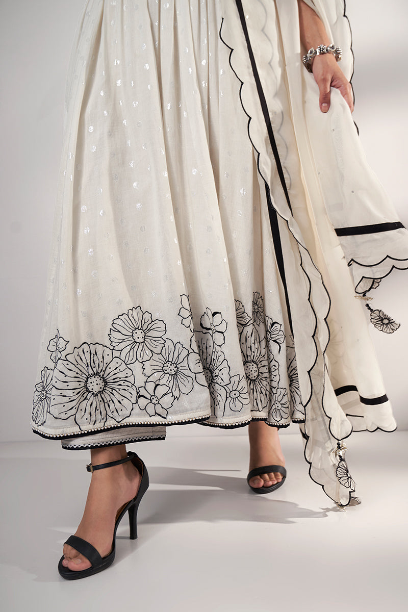 Milky White Handloom Cotton Jacquard Kurta Set With Organza Dupatta With Tassel Detailing