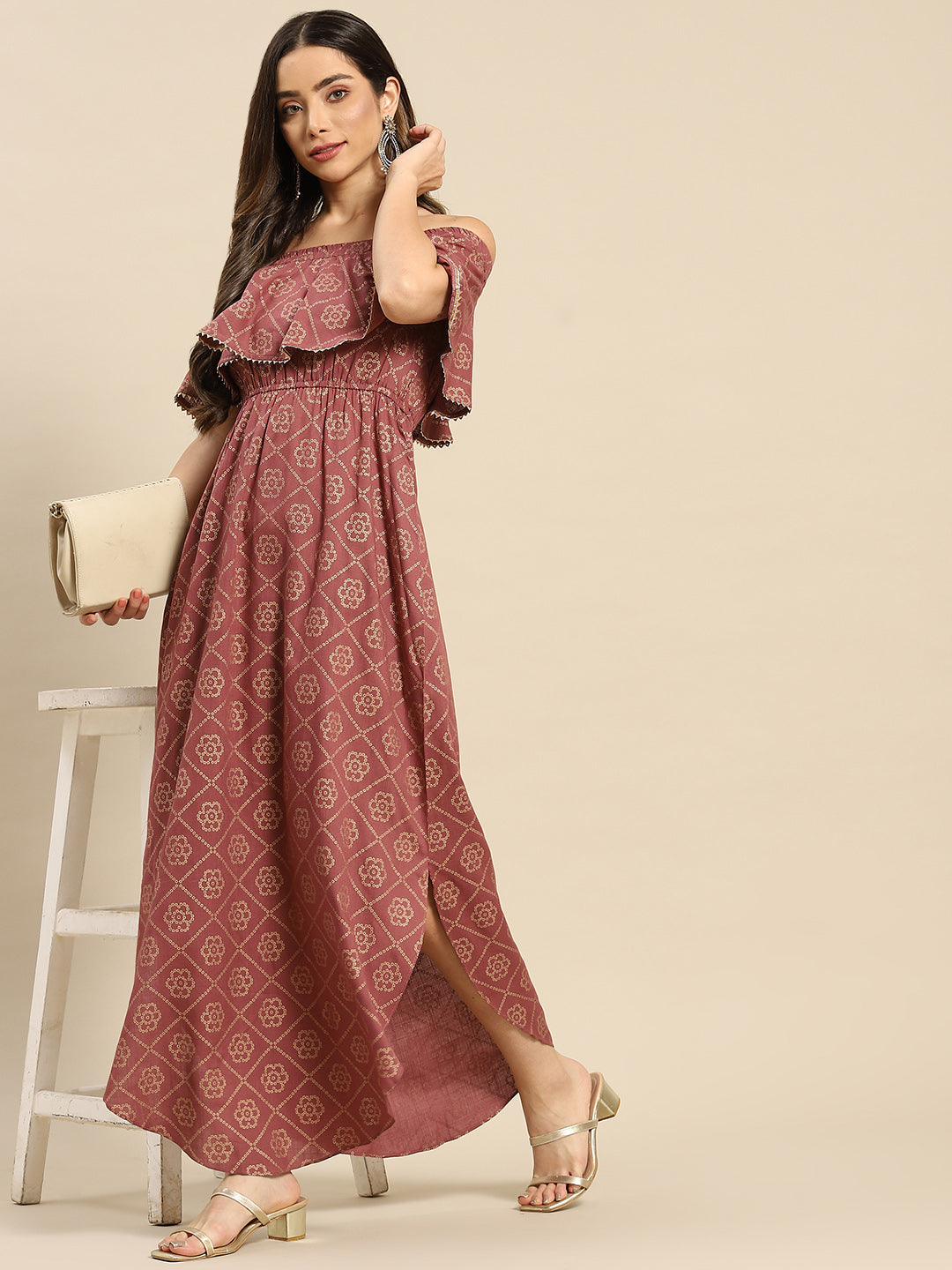 Off shoulder Flare yoke and U hem maxi dress