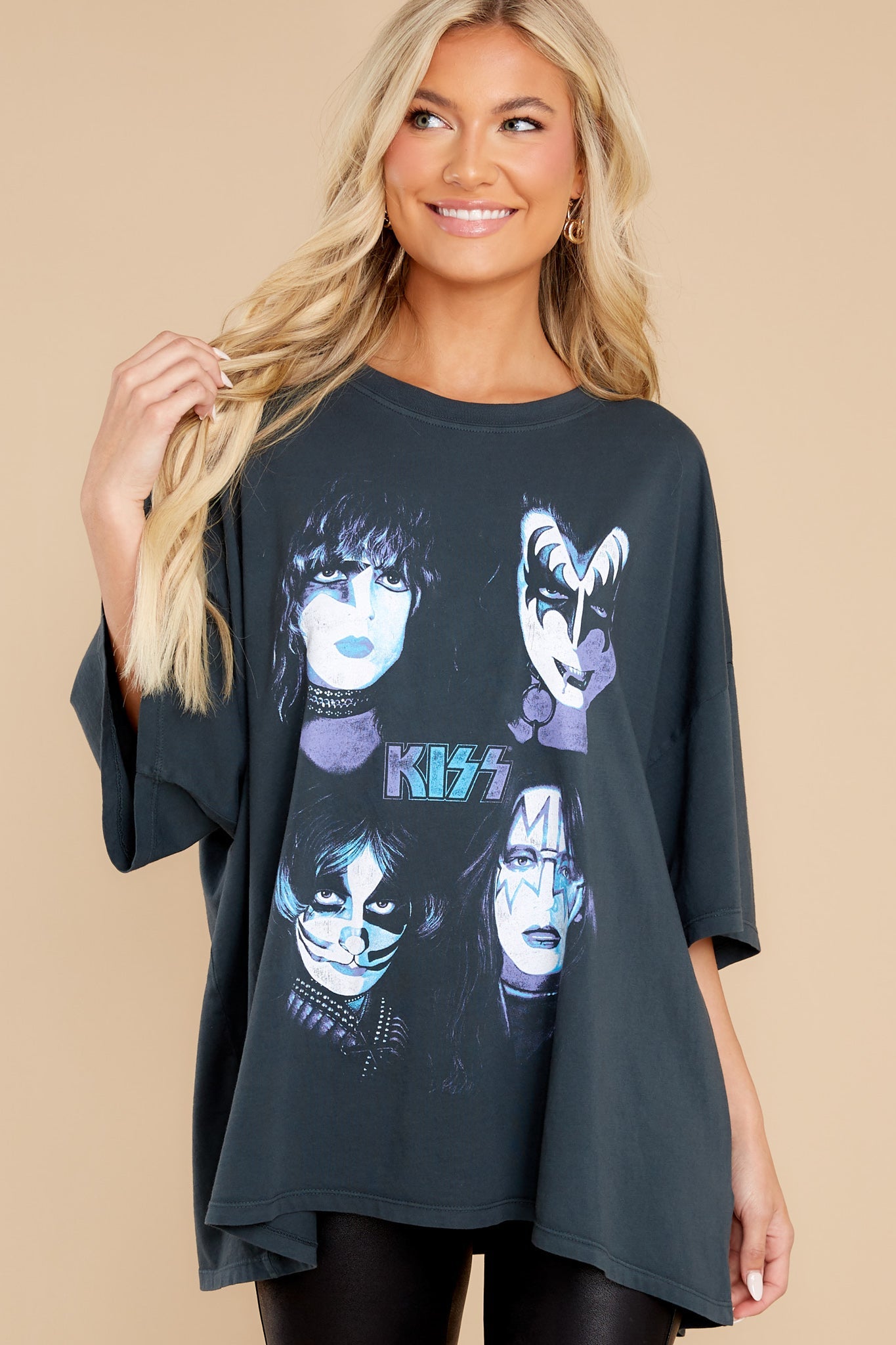 Kiss Worldwide Alive Black Oversized Tee