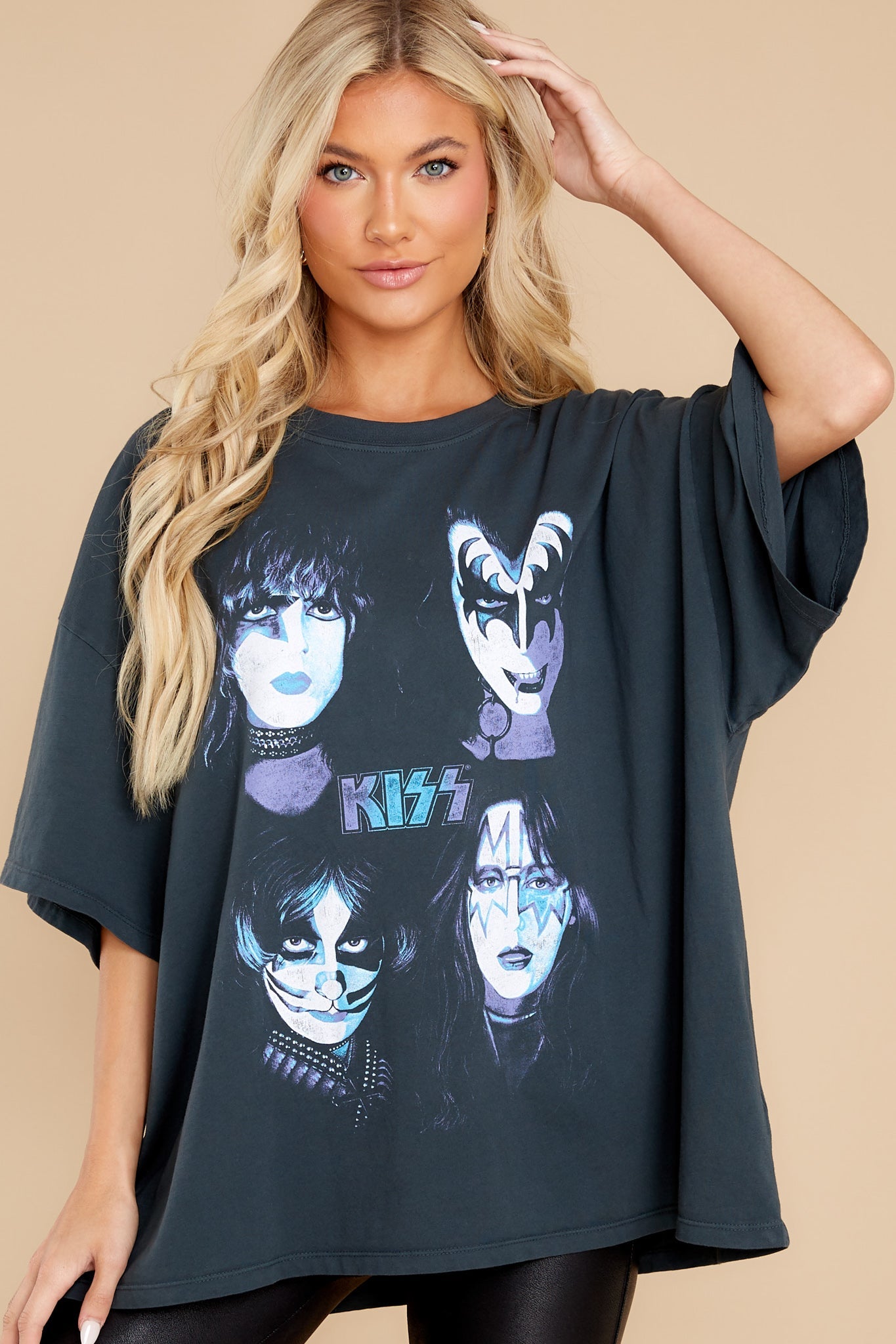 Kiss Worldwide Alive Black Oversized Tee