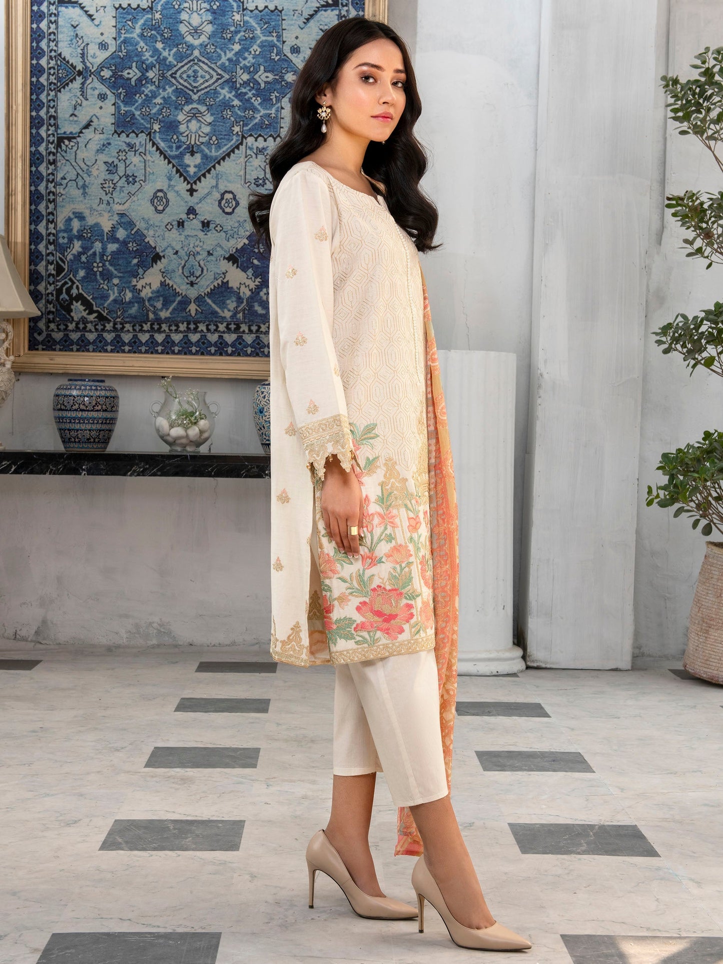 3 Piece Embroidered Lawn Suit