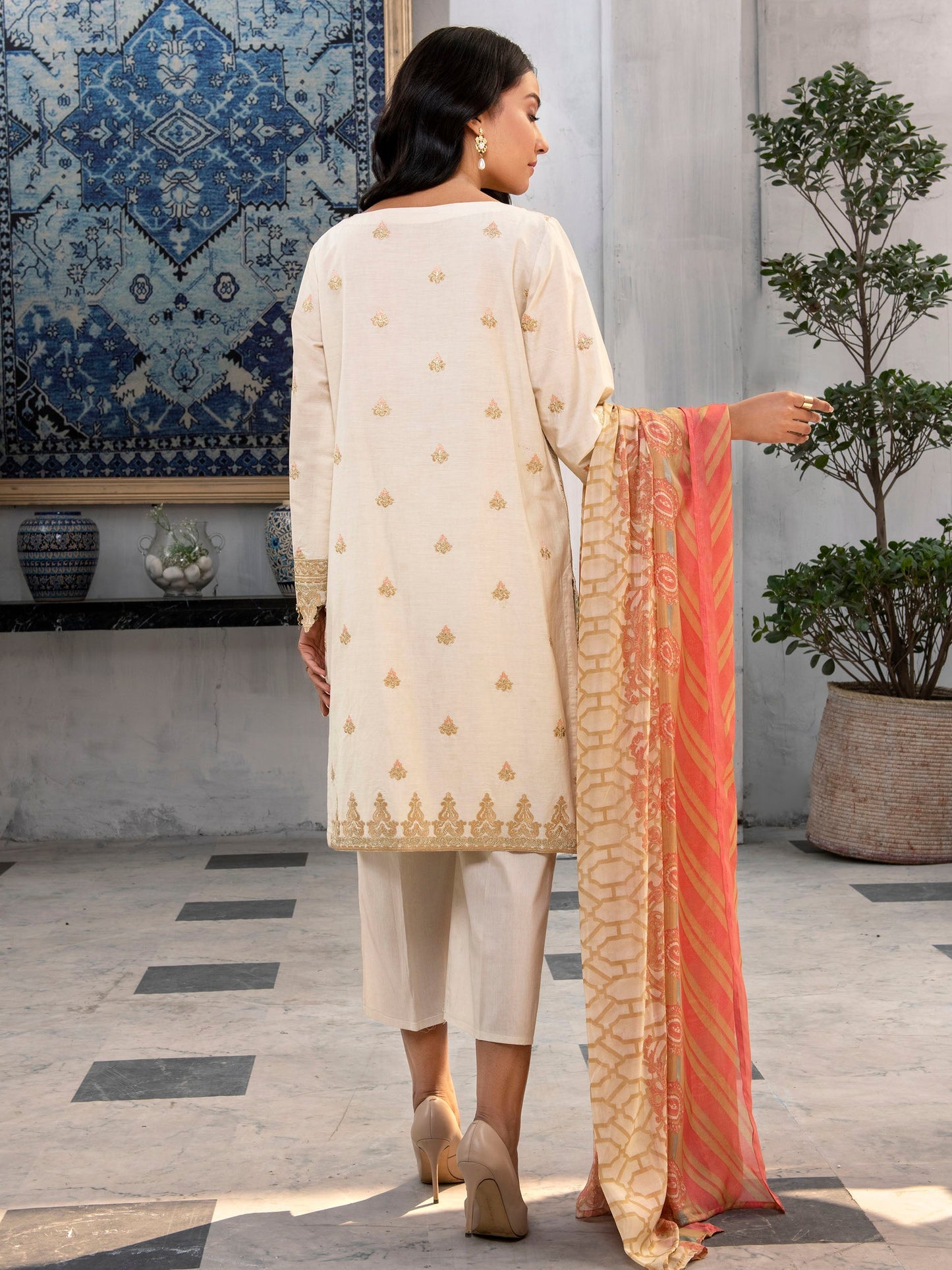 3 Piece Embroidered Lawn Suit