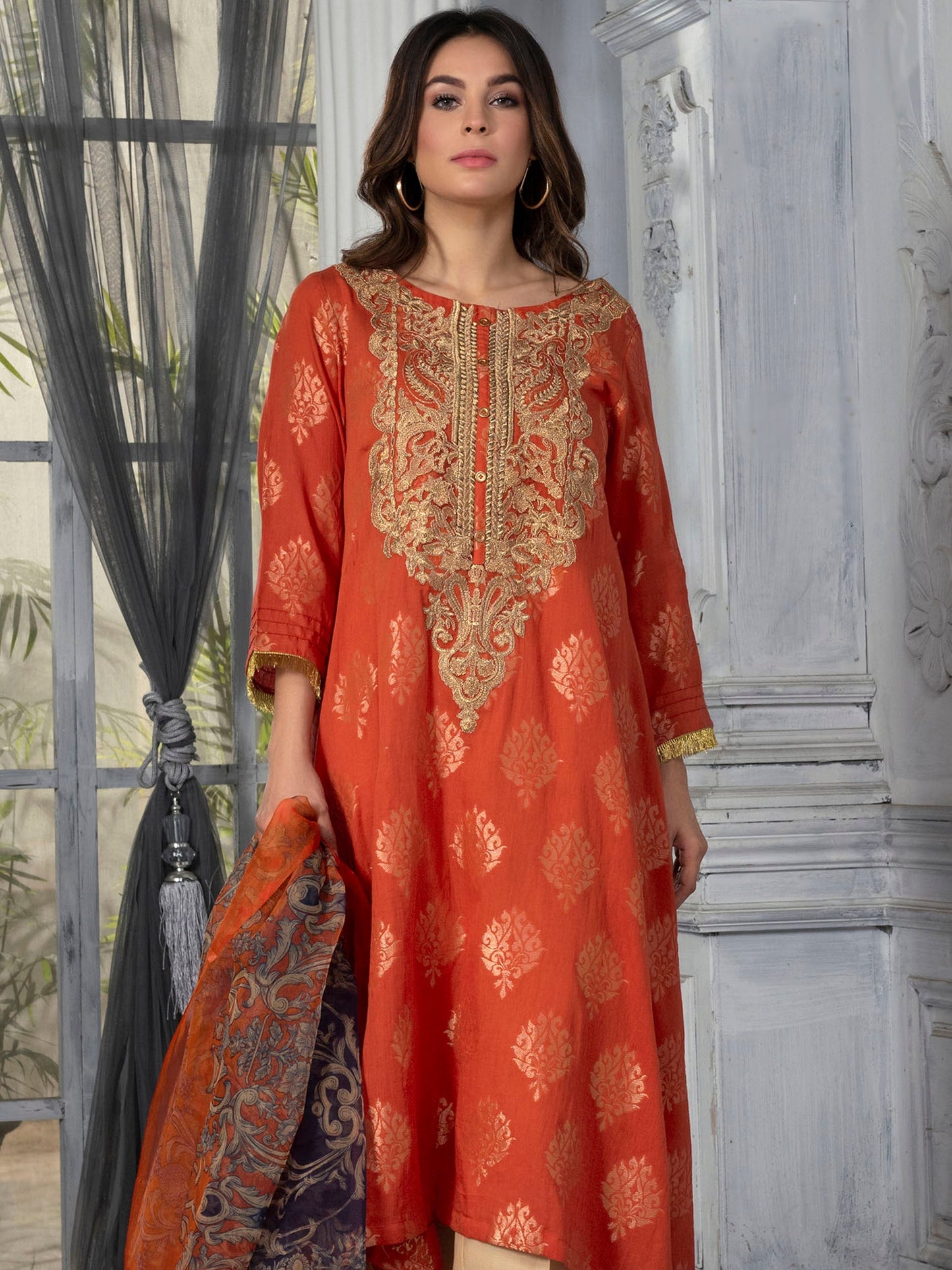 2 Piece Embroidered Jacquard Suit