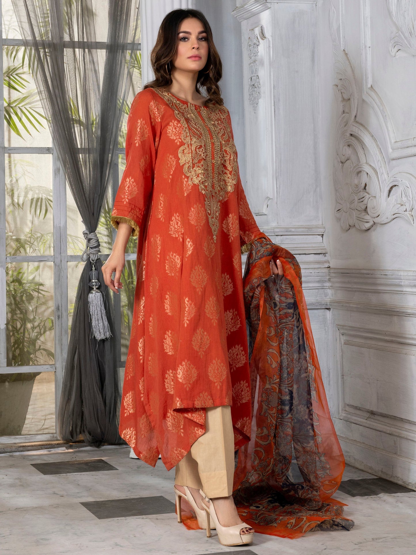 2 Piece Embroidered Jacquard Suit