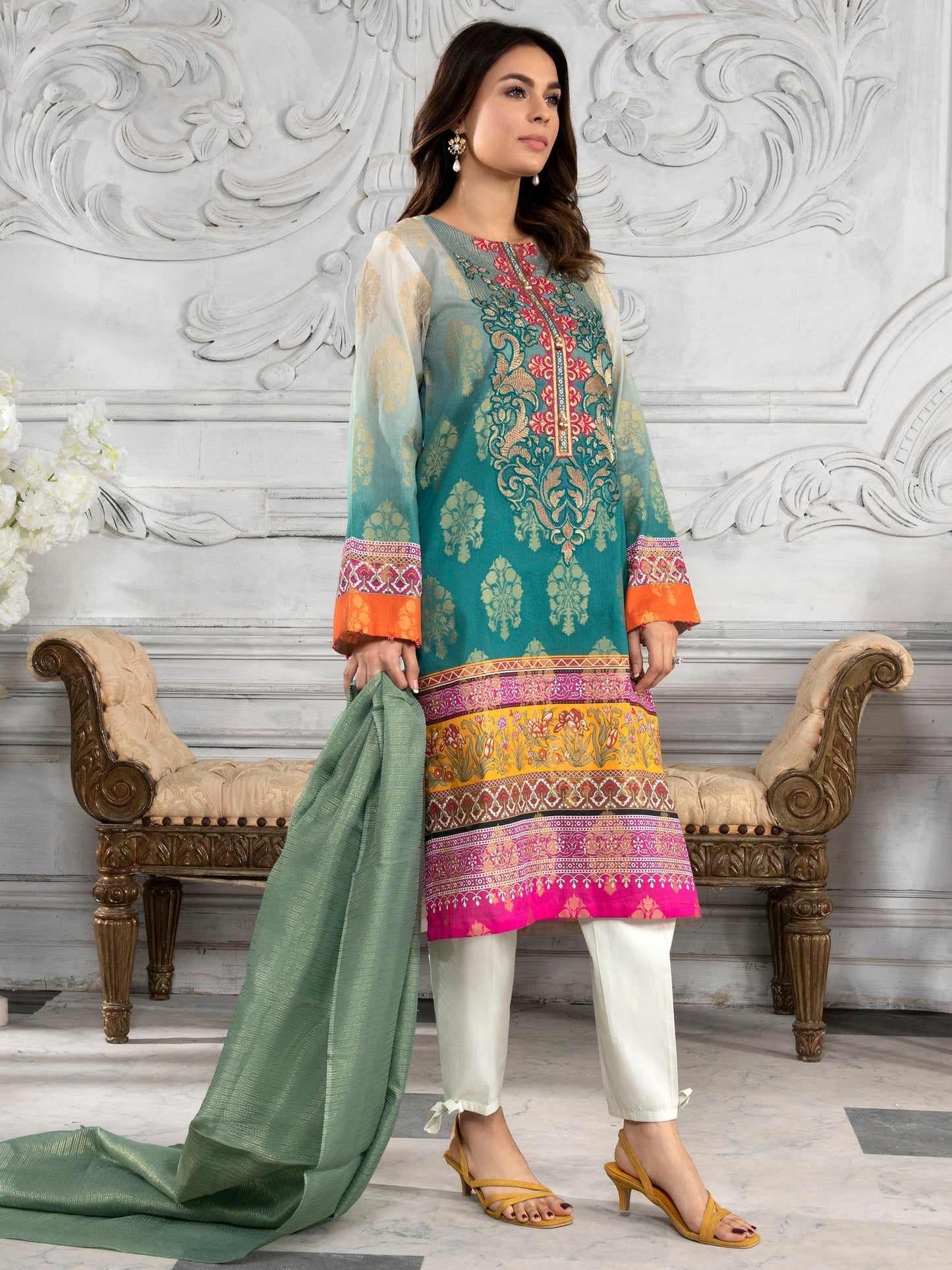 2 Piece Embroidered Jacquard Suit