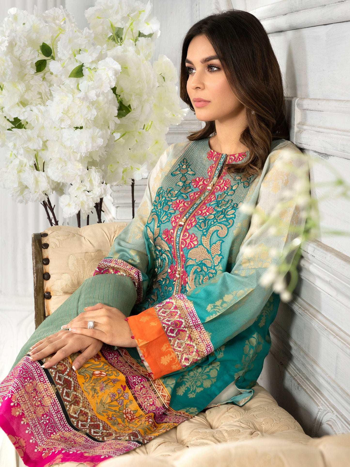 2 Piece Embroidered Jacquard Suit