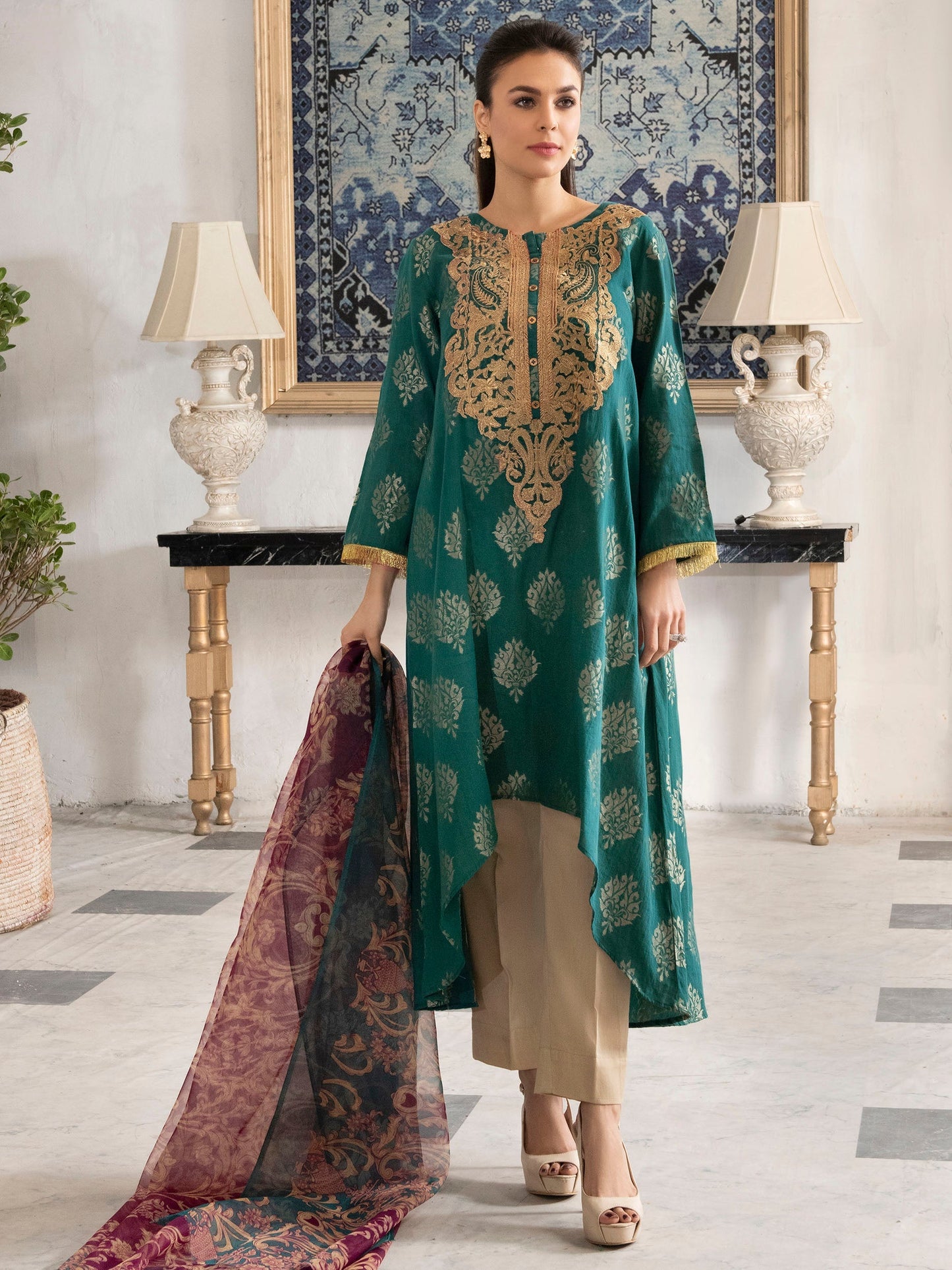 2 Piece Embroidered Jacquard Suit