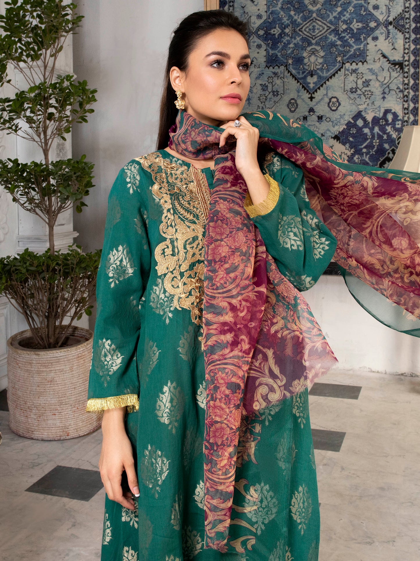 2 Piece Embroidered Jacquard Suit