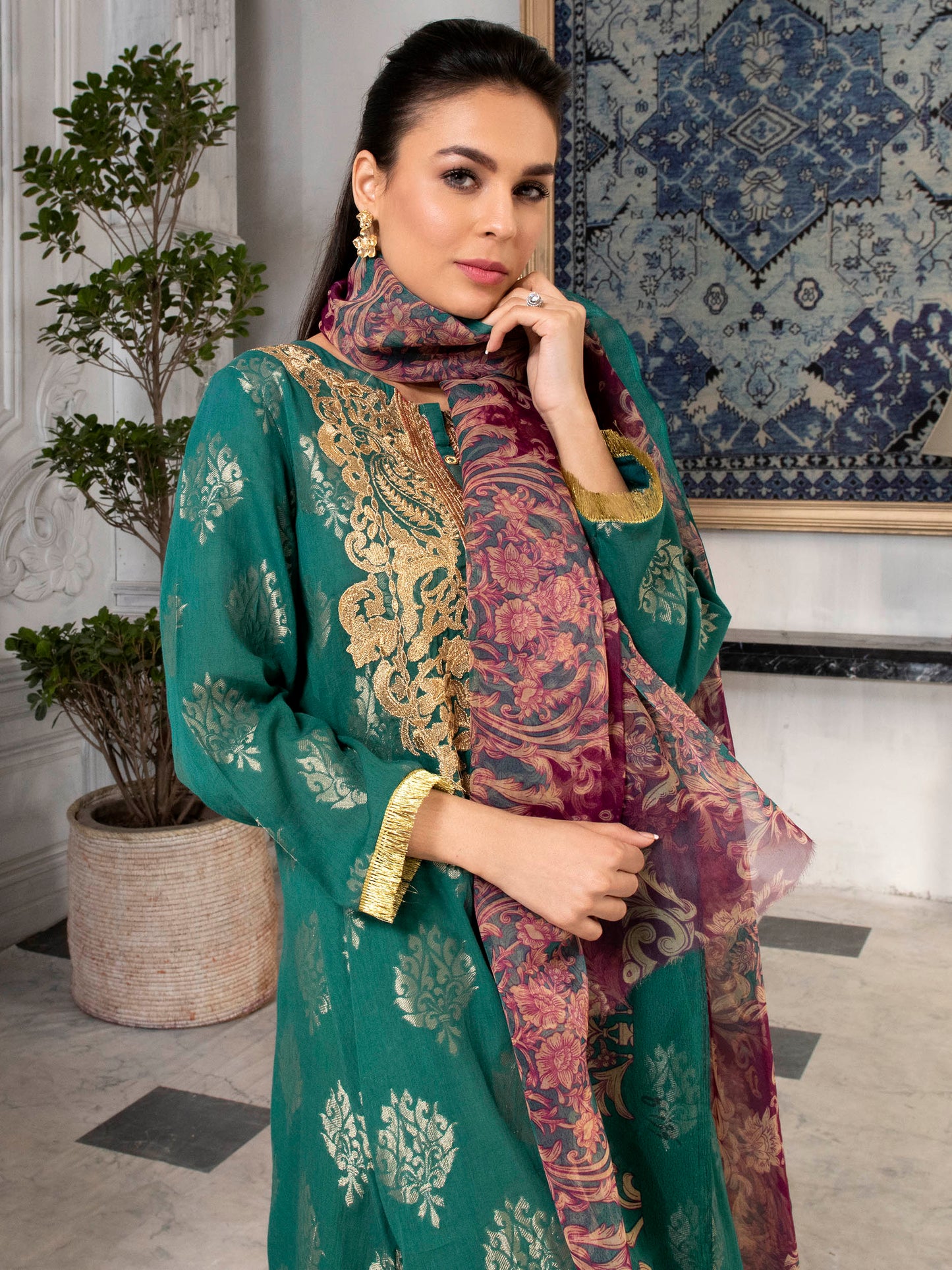 2 Piece Embroidered Jacquard Suit