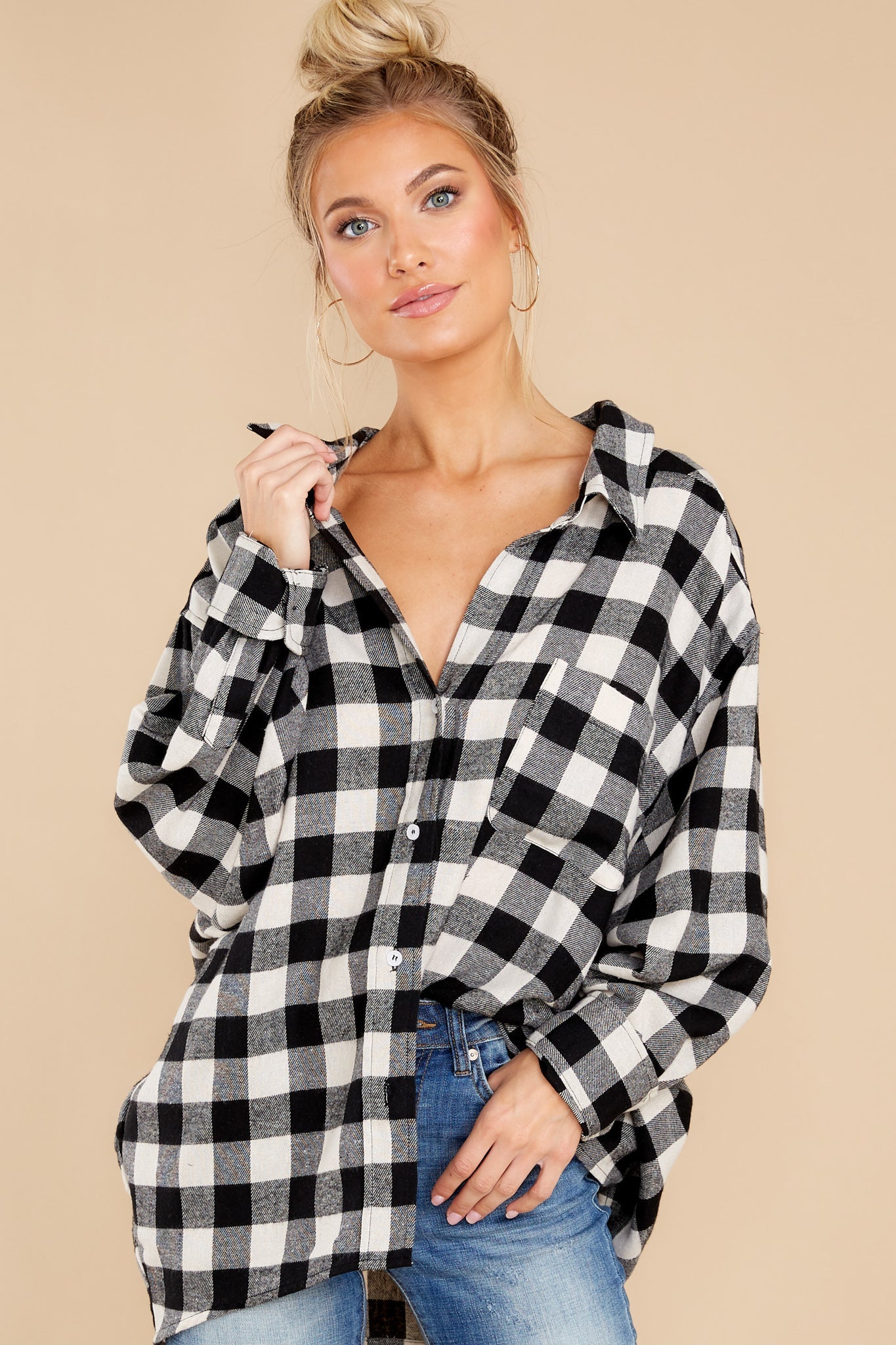 Chasing Cities Black And White Plaid Top