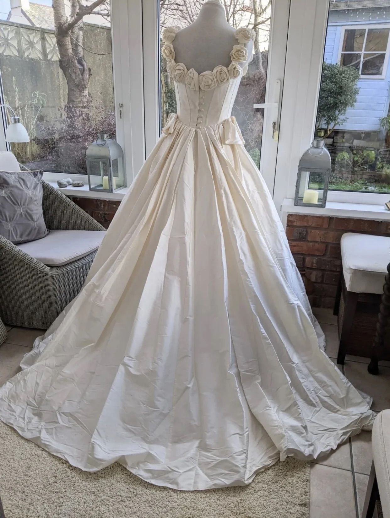 Ball Gown Vintage Style Rose Flowers Silk Wedding Dress