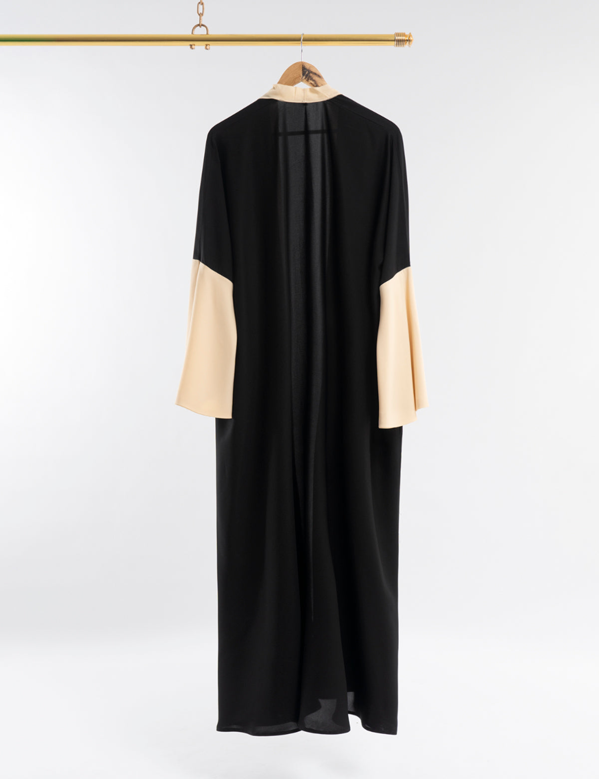 SOLITARY BRINGS PEACE ABAYA