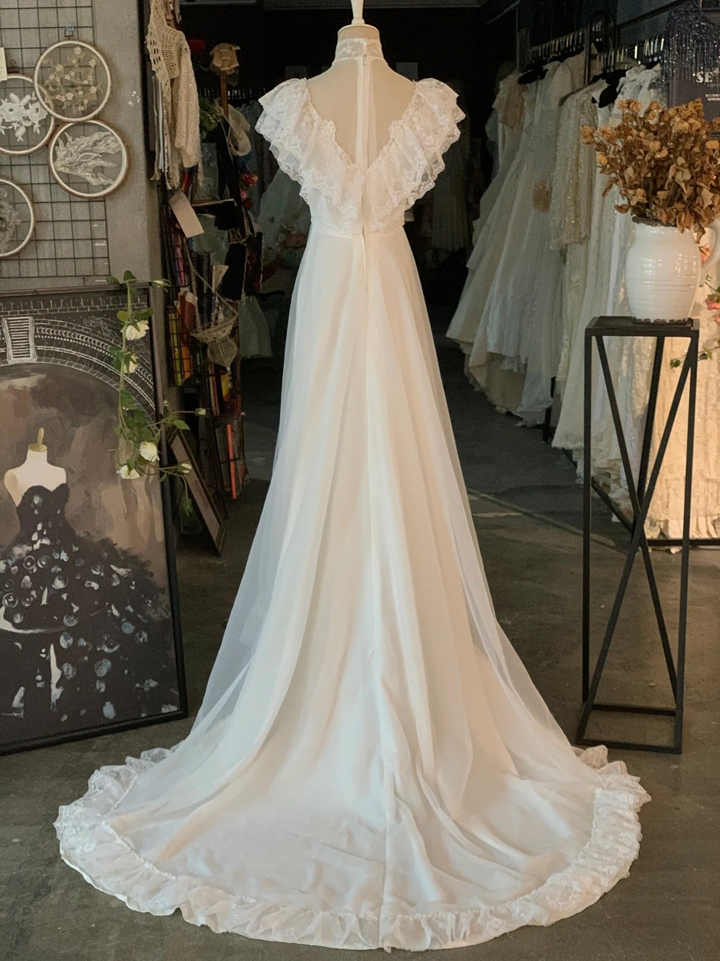Chiffon Lace Vintage Wedding Dress with Long Sleeves