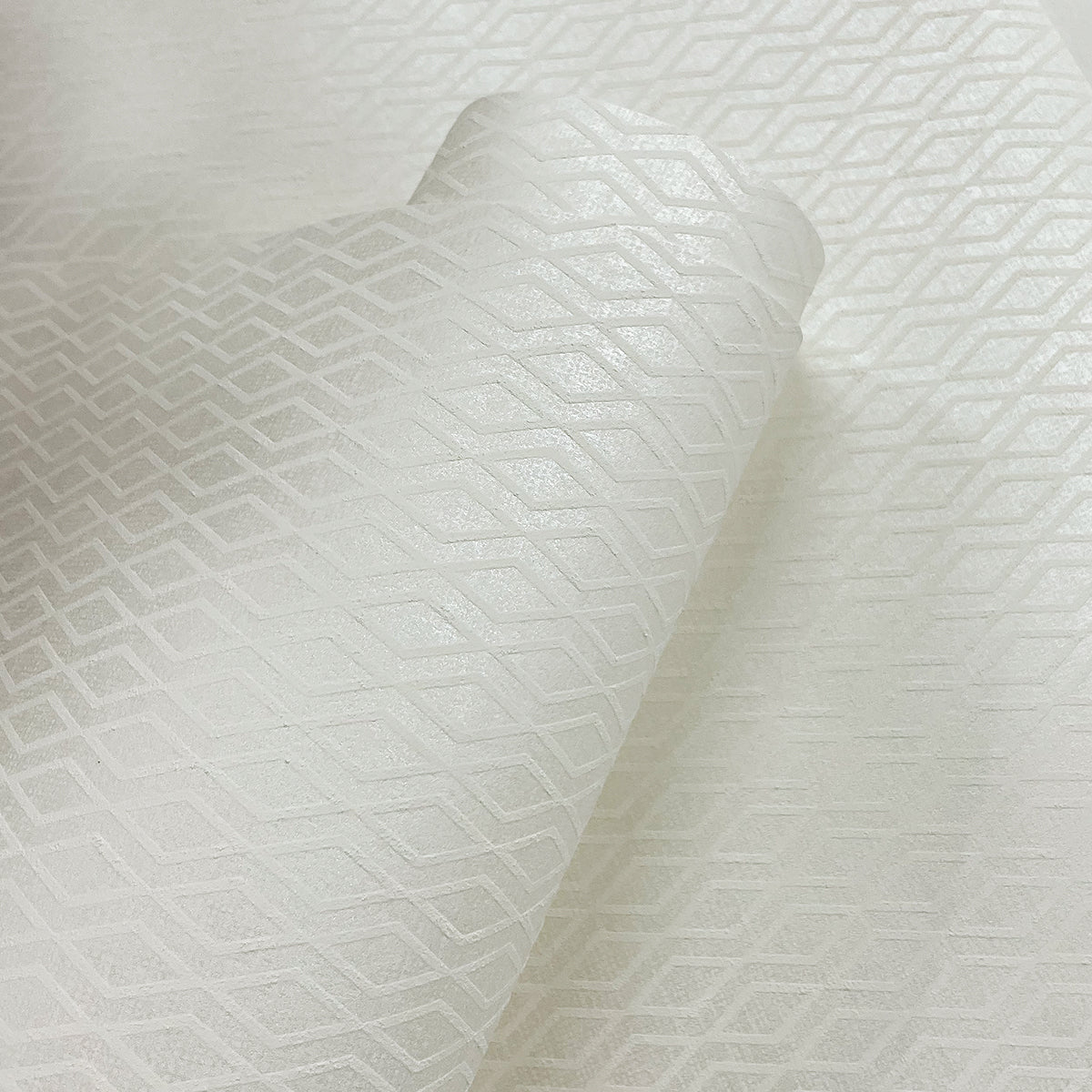 Fifth Avenue Diamond Magalie Wallpaper from Deco 2 by Collins & Company