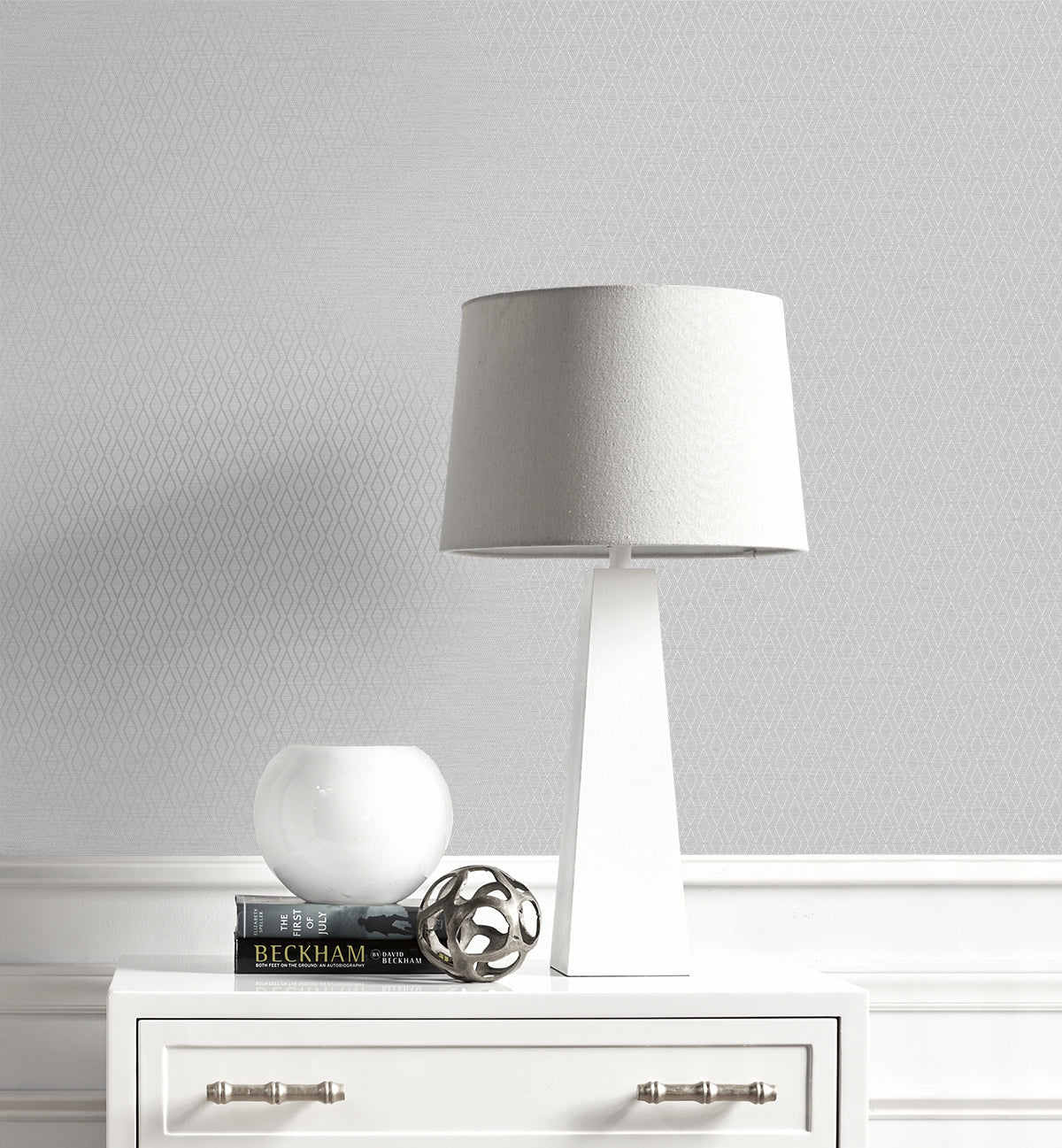 Fifth Avenue Diamond Metallic Silver Wallpaper from Deco 2 by Collins & Company