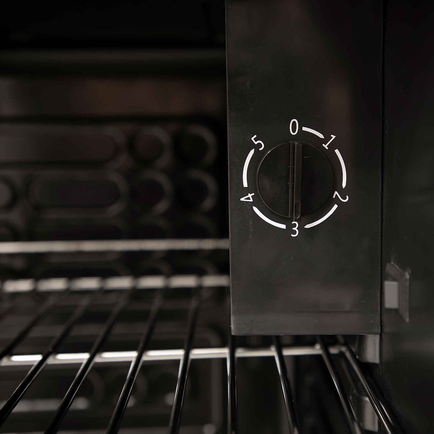 Baridi 85L Under Counter Drinks/Beer & Wine Cooler Fridge with Light, Black - DH13