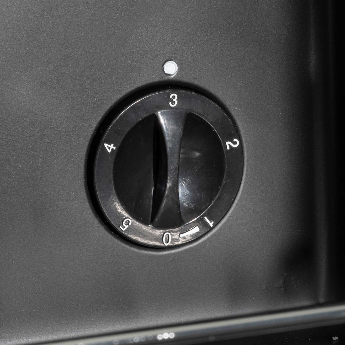 Baridi 60L Beer & Drinks Fridge with LED Light, Black and Glass Door - DH62