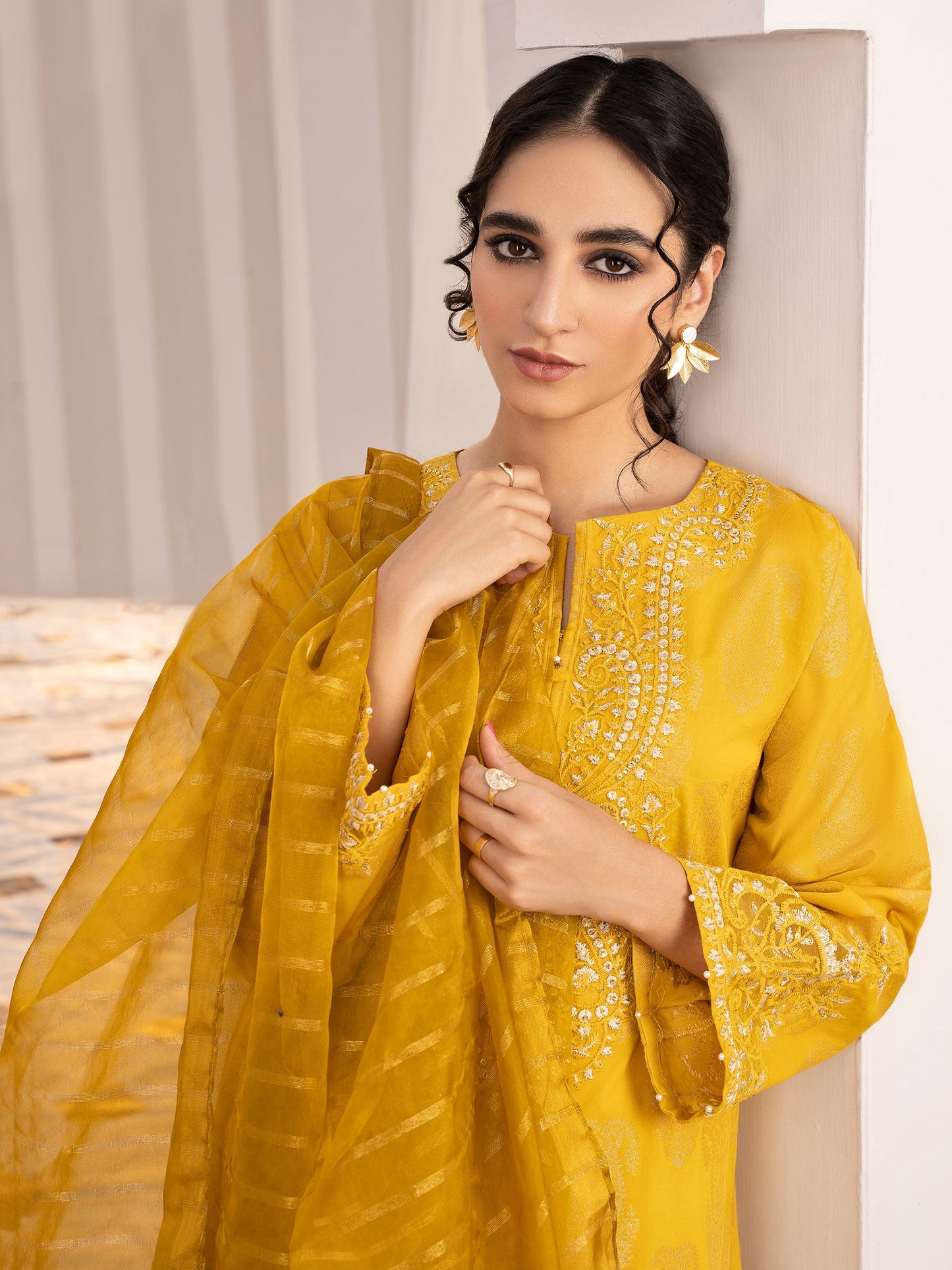 2 Piece Embroidered Jacquard Suit