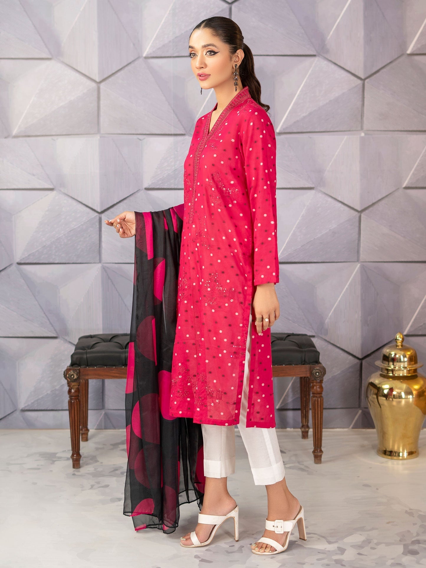 2 Piece Embroidered Jacquard Suit