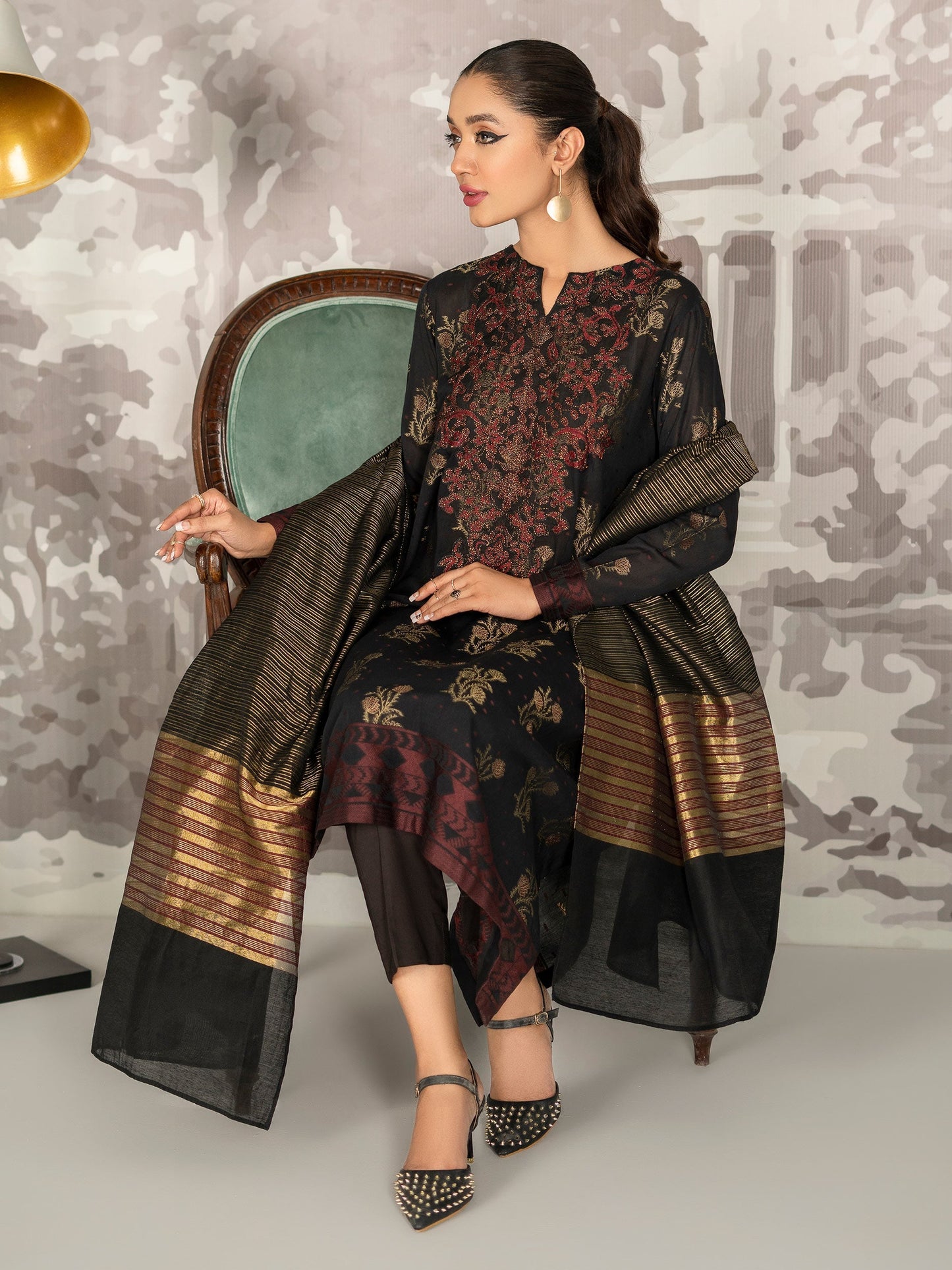 3 Piece Embroidered Jacquard Suit