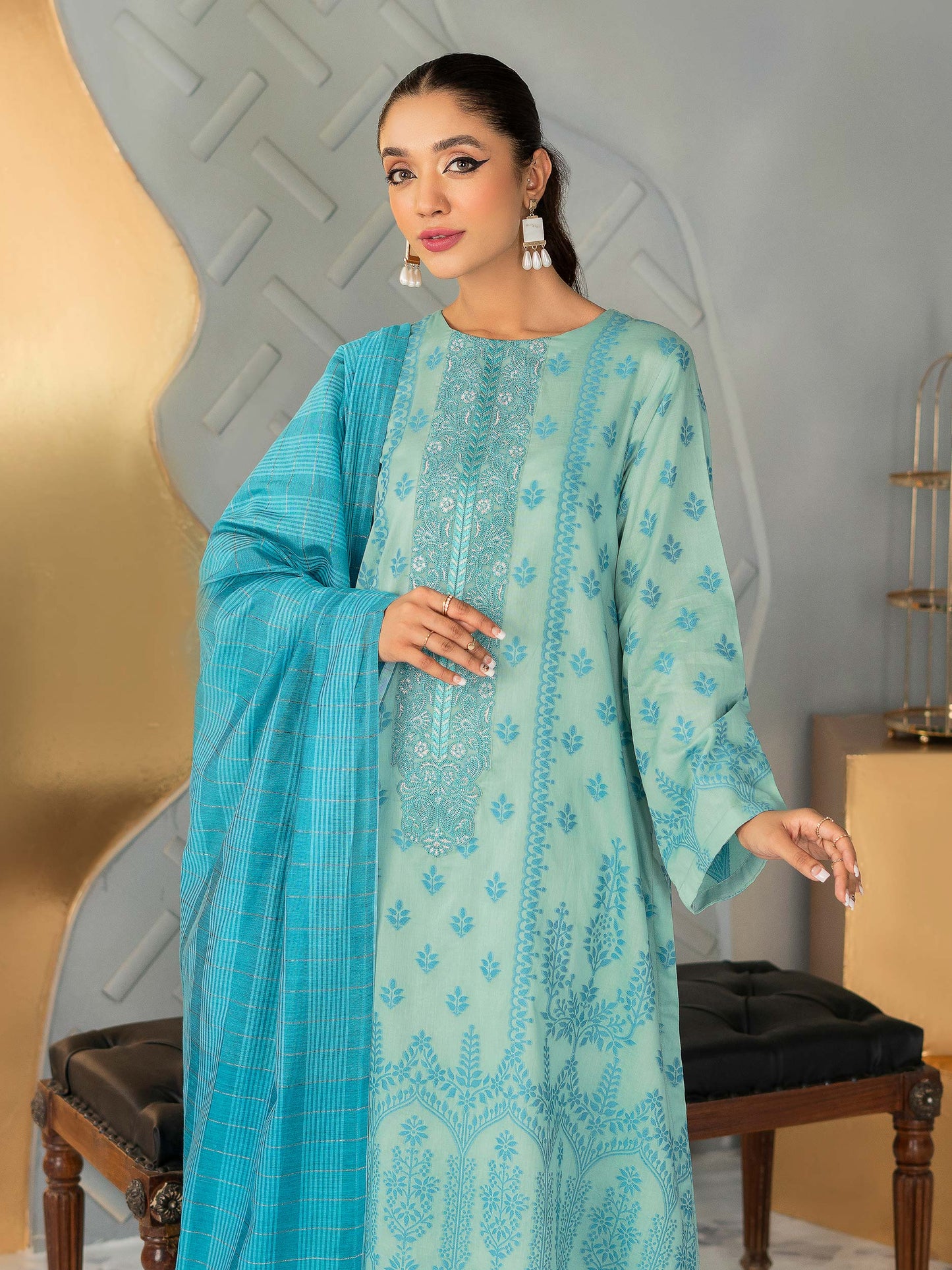 3 Piece Embroidered Jacquard Suit