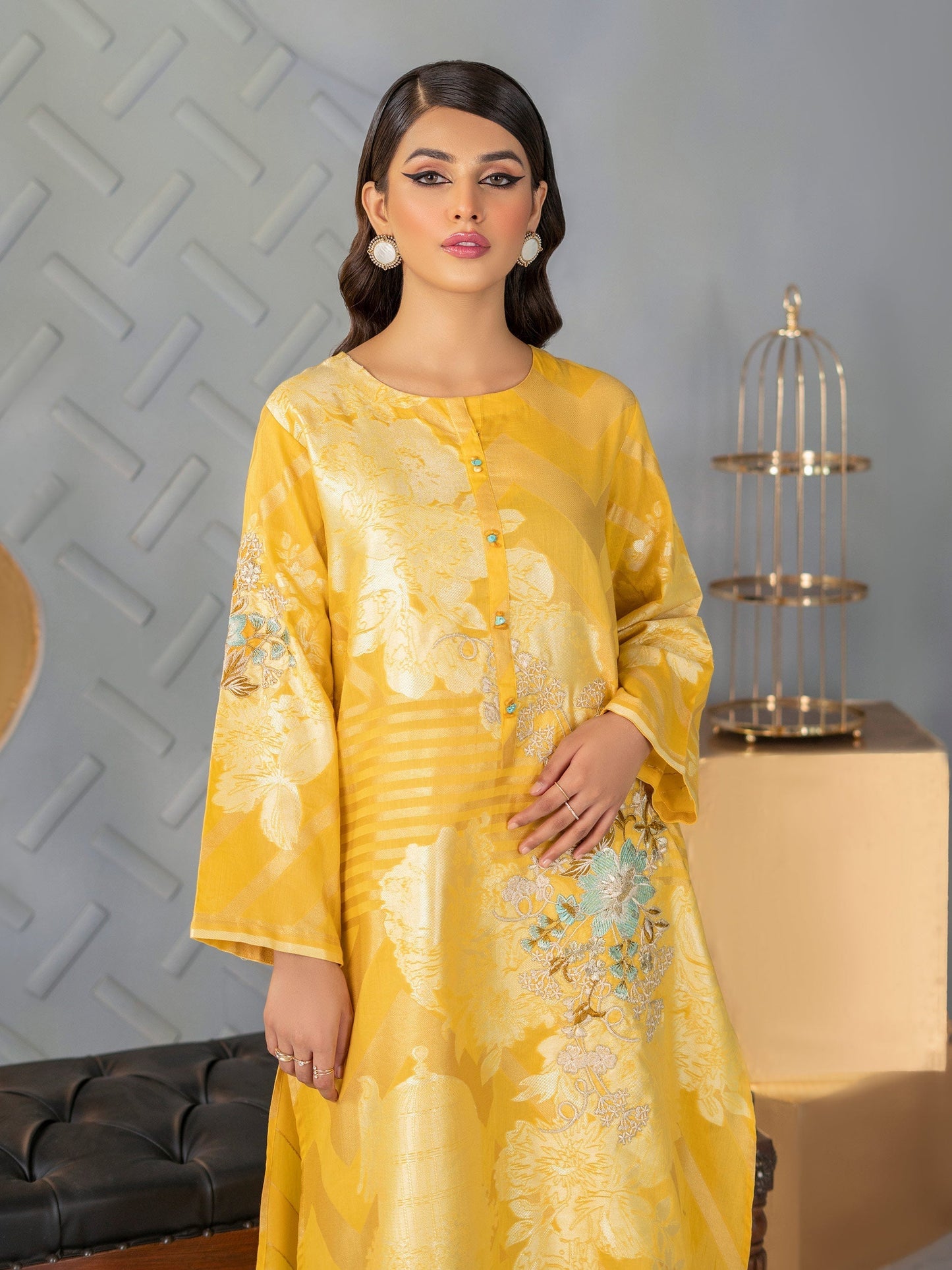 2 Piece Embroidered Jacquard Suit