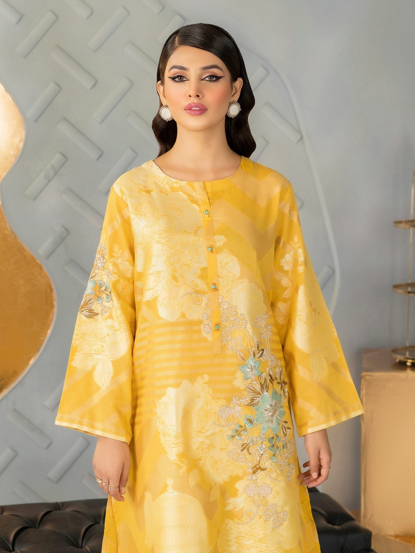 2 Piece Embroidered Jacquard Suit