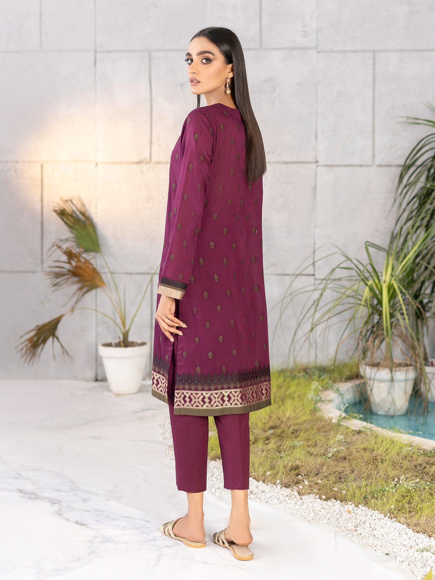 2 Piece Embroidered Jacquard Suit