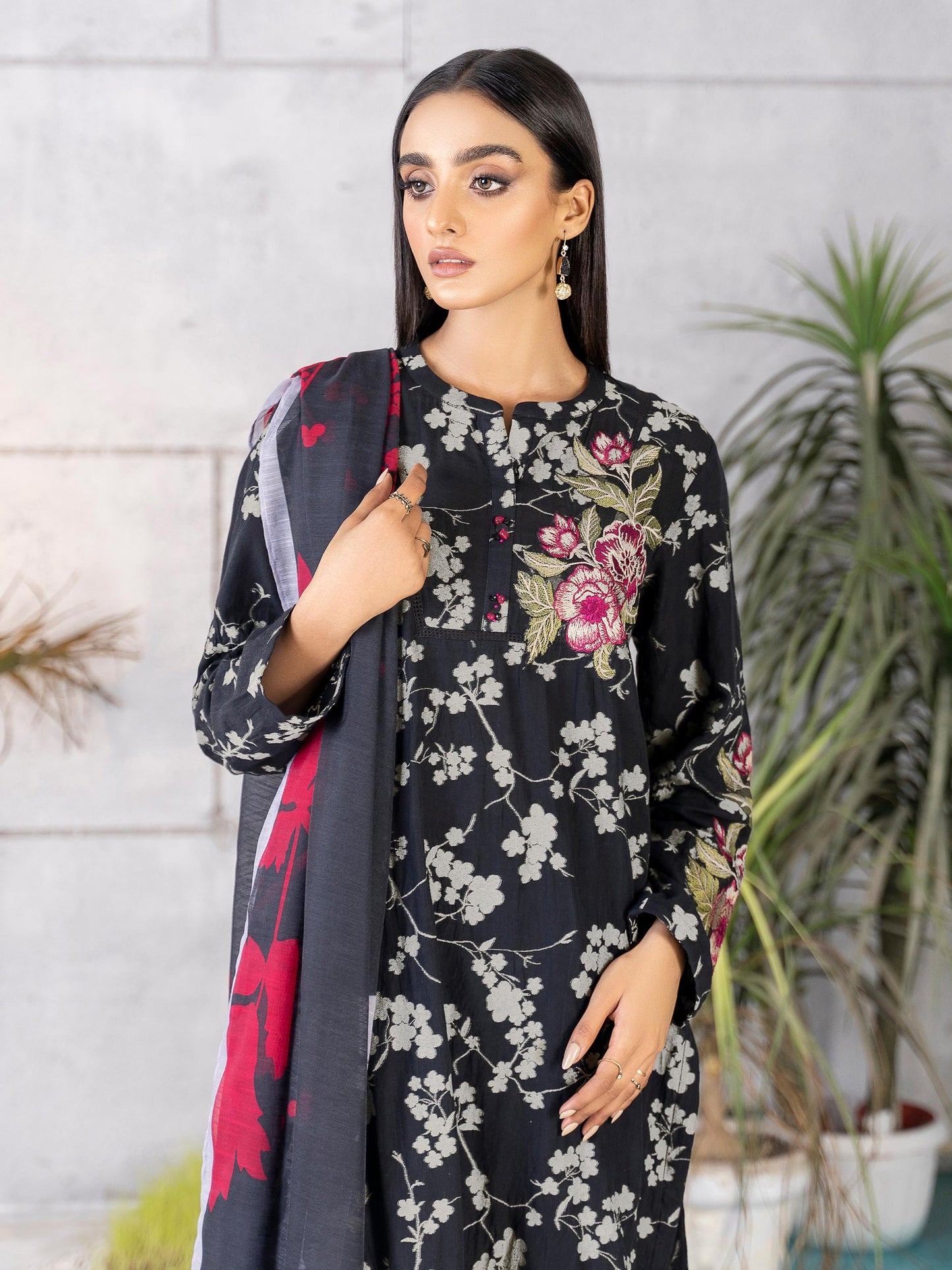 2 Piece Embroidered Jacquard Suit