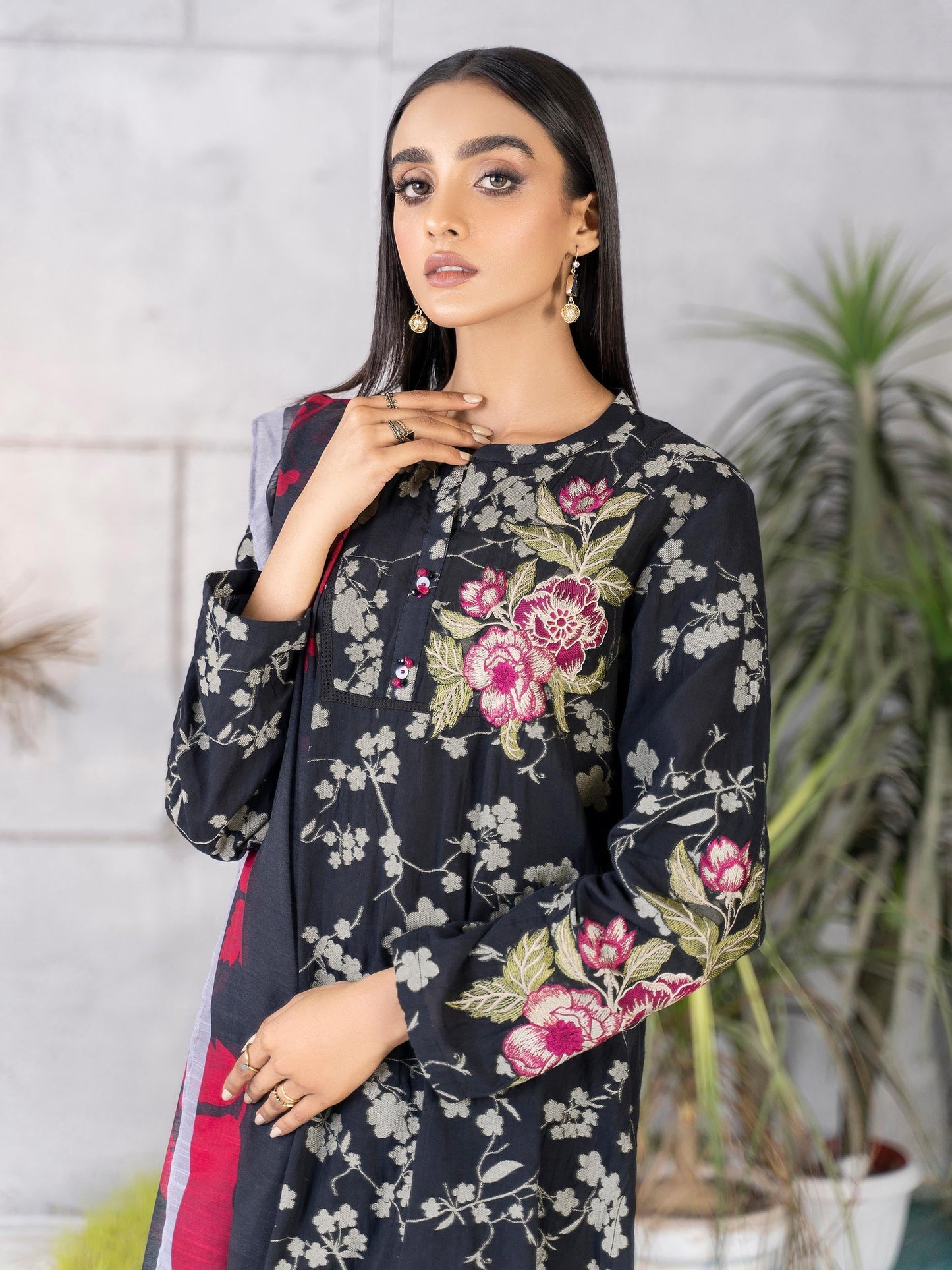 2 Piece Embroidered Jacquard Suit