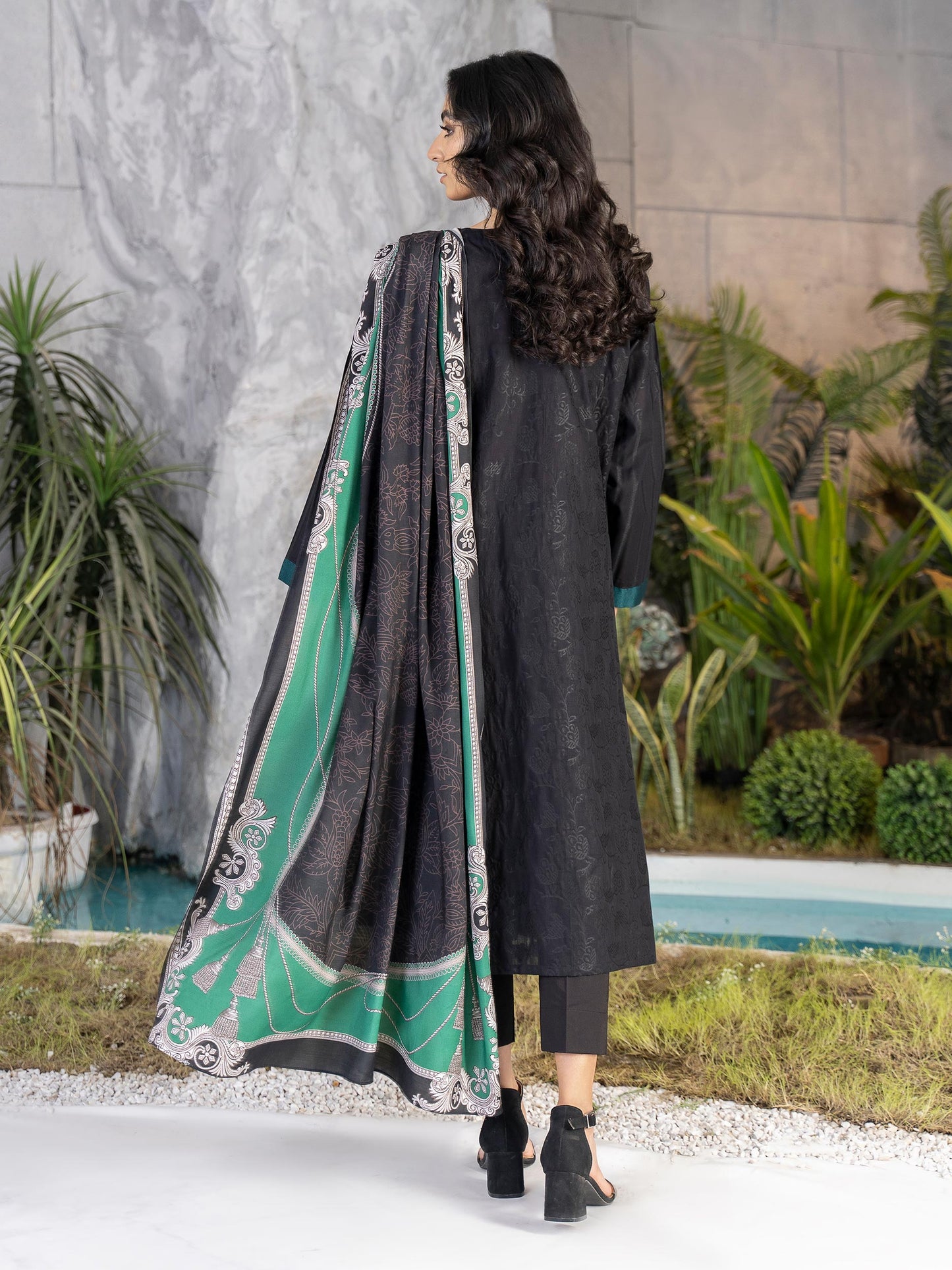 2 Piece Embroidered Jacquard Suit