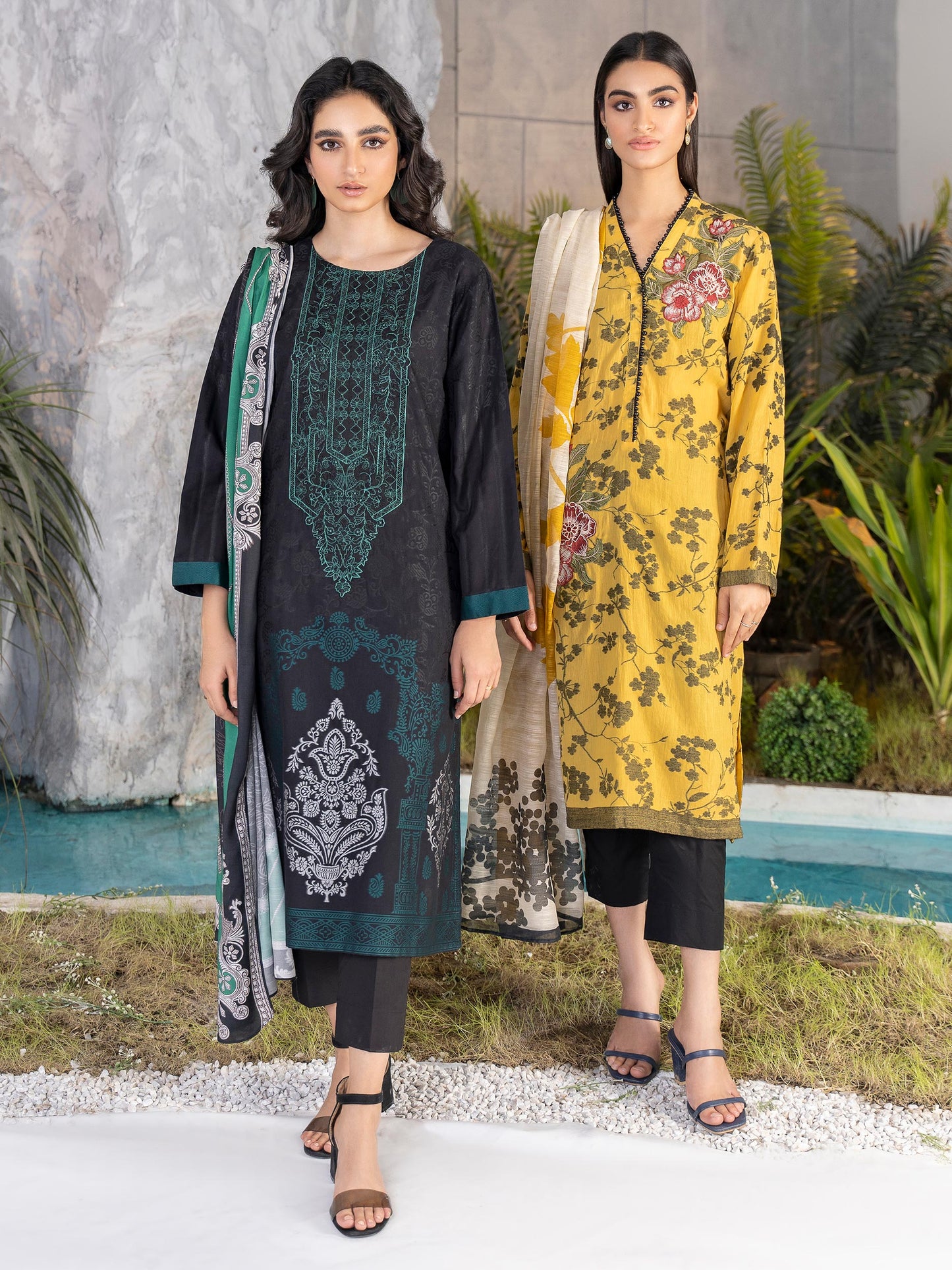 2 Piece Embroidered Jacquard Suit