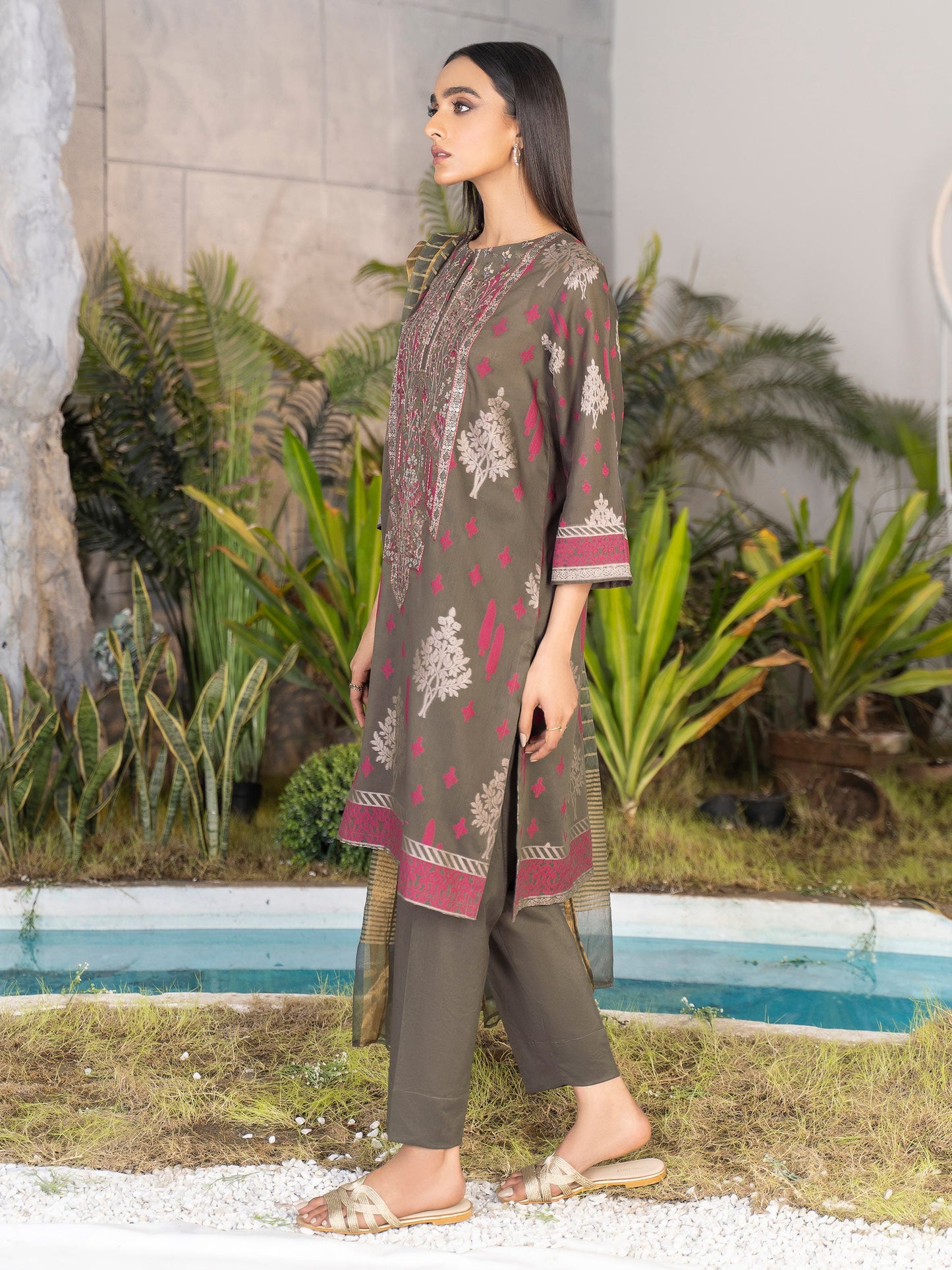 3 Piece Embroidered Jacquard Suit