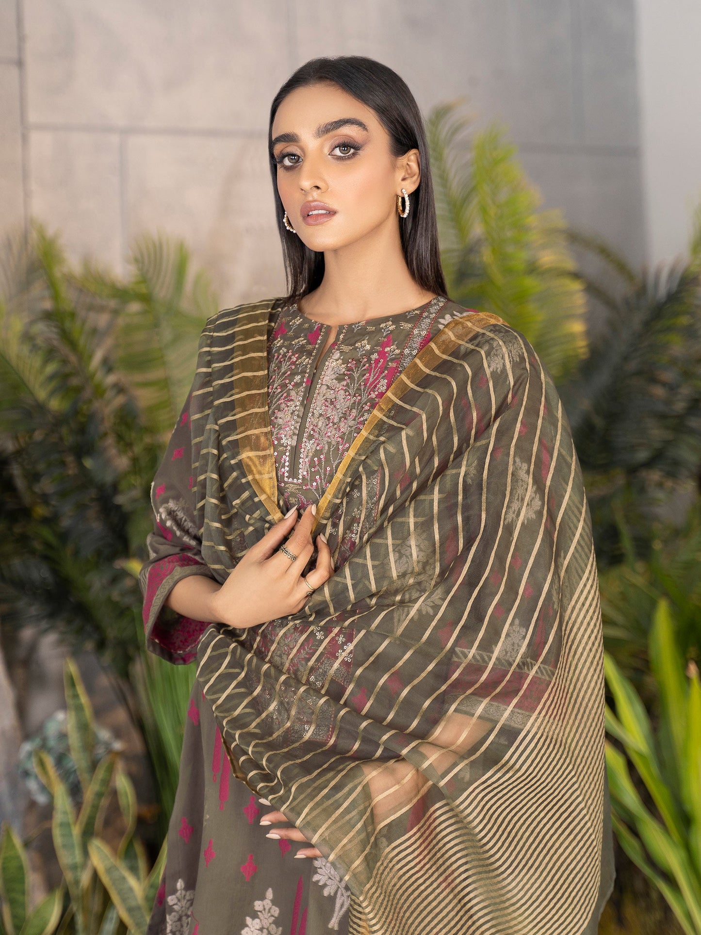 3 Piece Embroidered Jacquard Suit