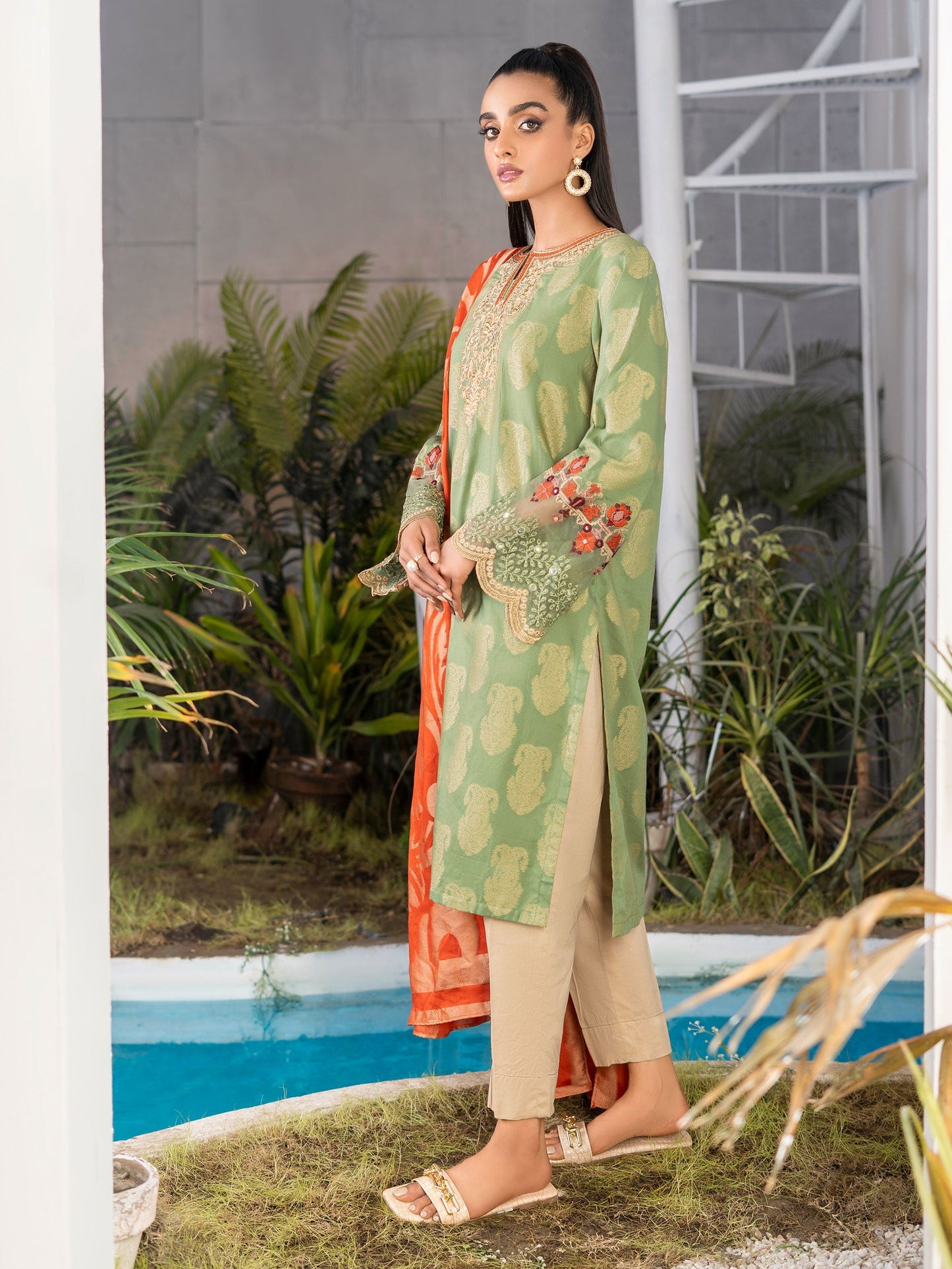 2 Piece Embroidered Jacquard Suit