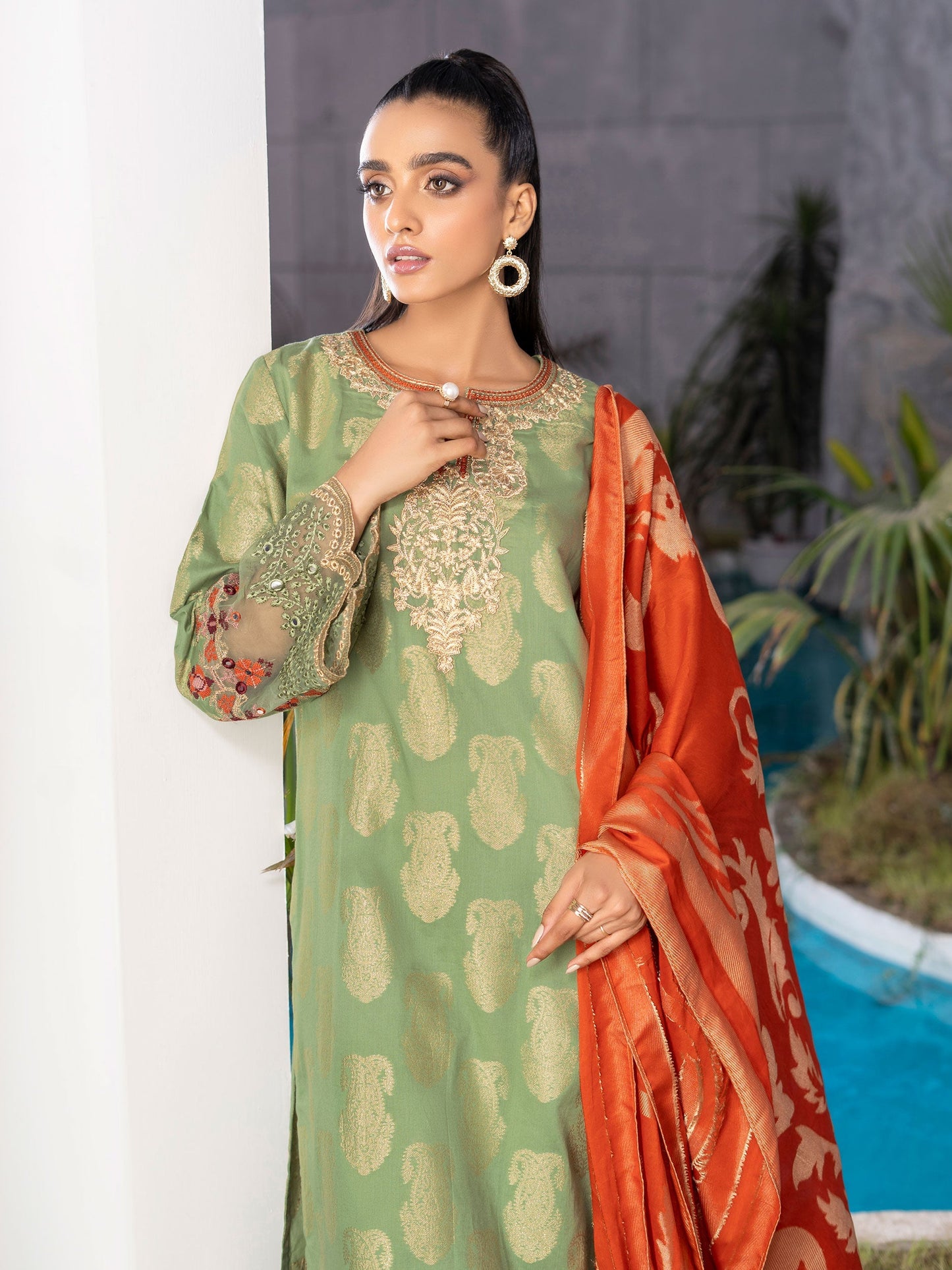 2 Piece Embroidered Jacquard Suit